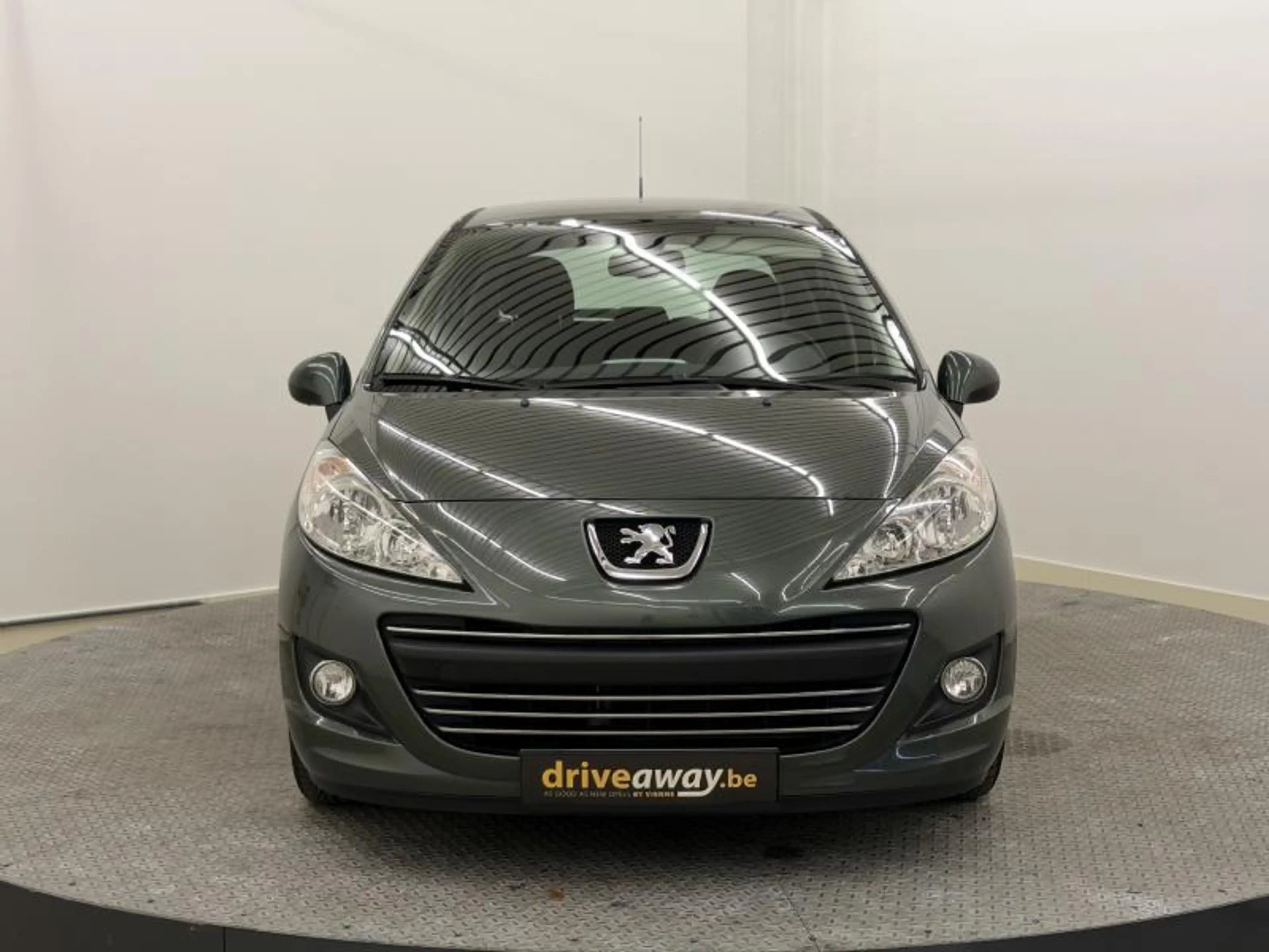 Peugeot 207 zeer goede staat — photo 2