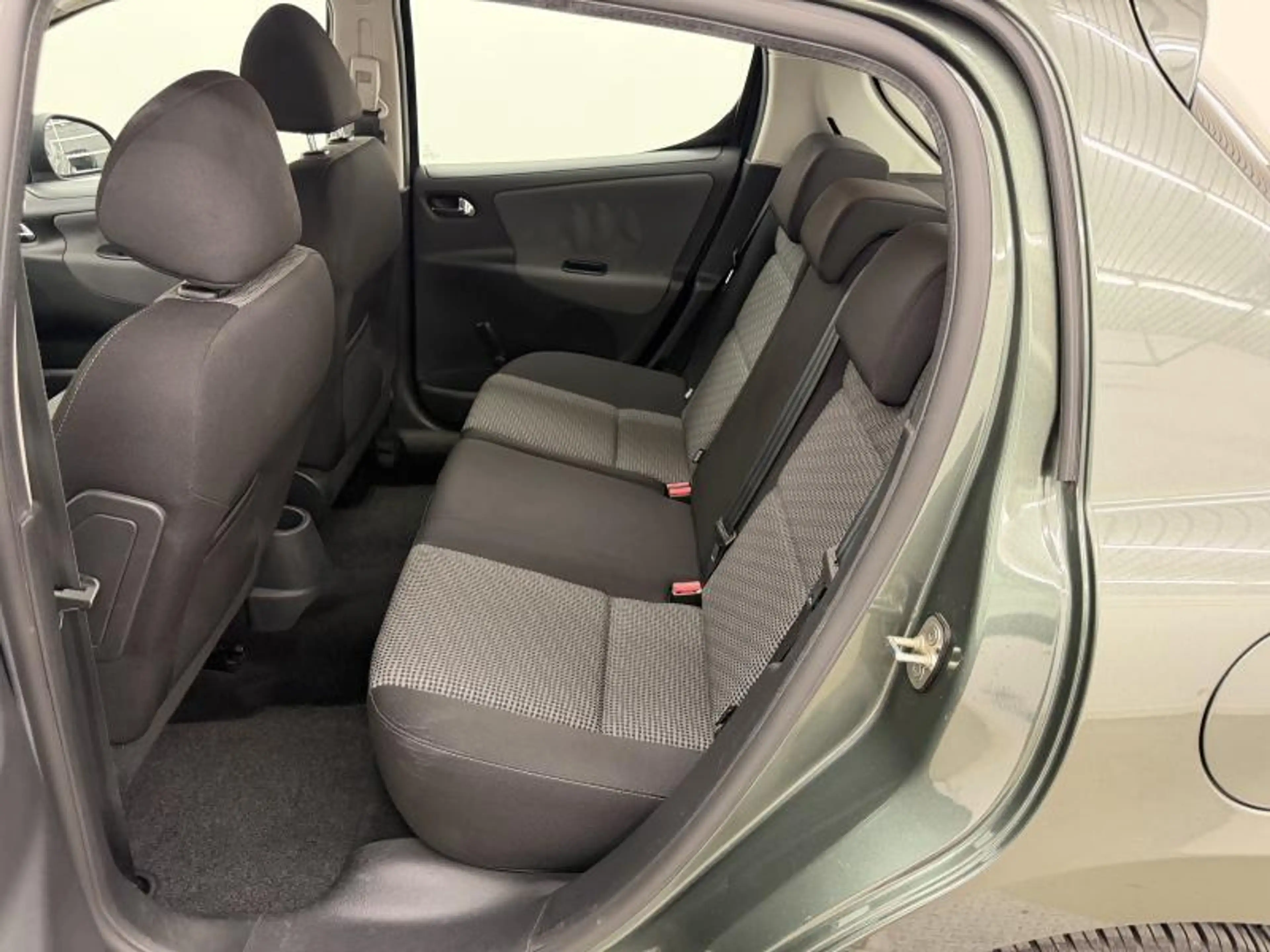 Peugeot 207 zeer goede staat — photo 13