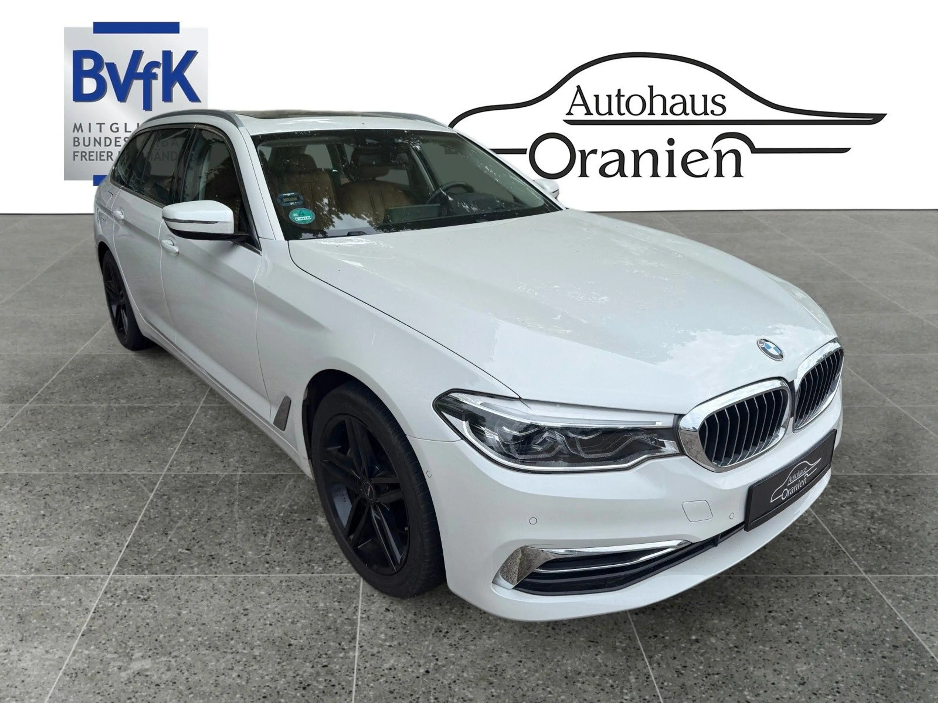 BMW 540 Touring  xDrive Luxury Line,STANDH,PANO,HuD