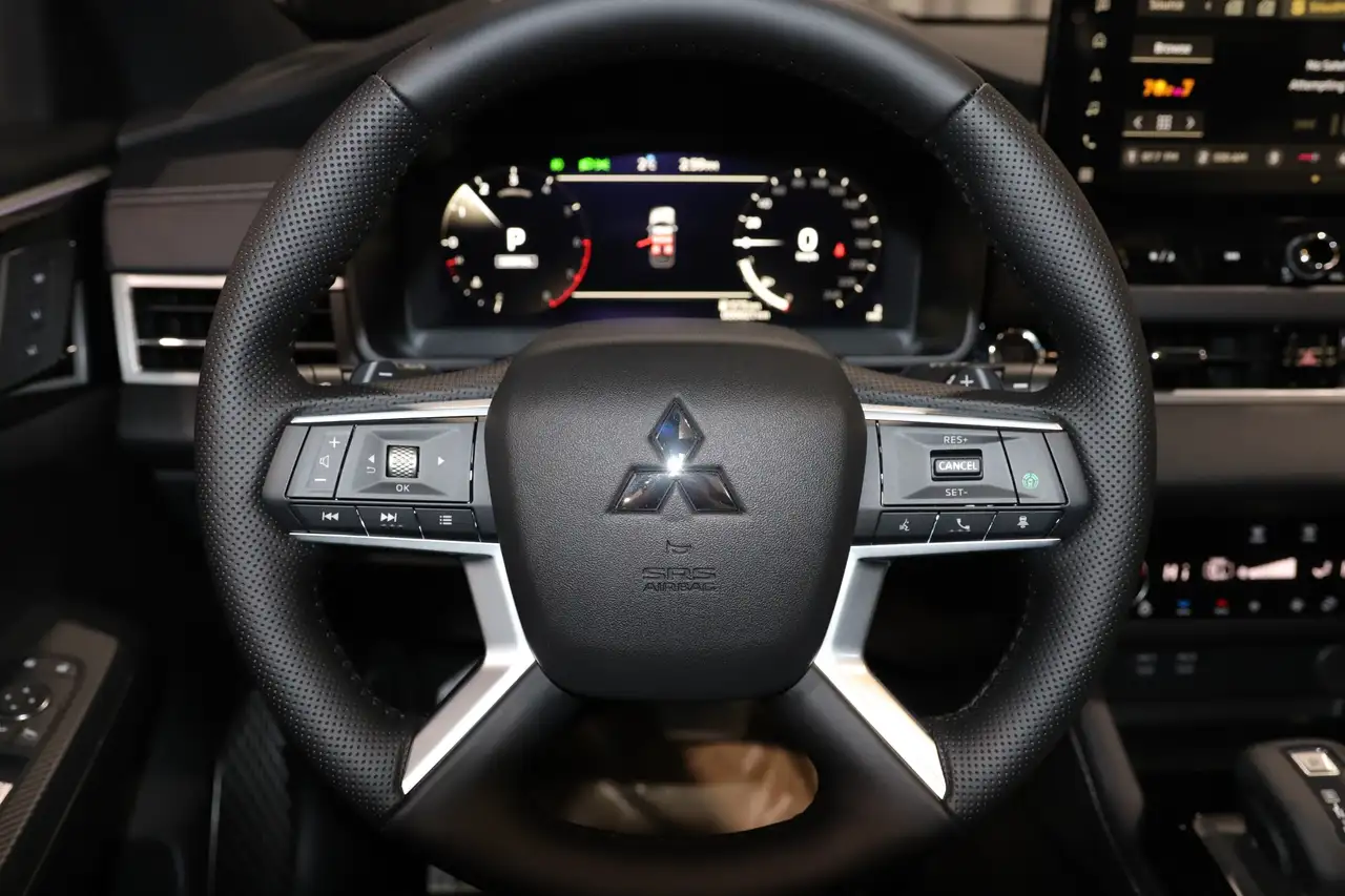 Mitsubishi Outlander снимка Mitsubishi Outlander
