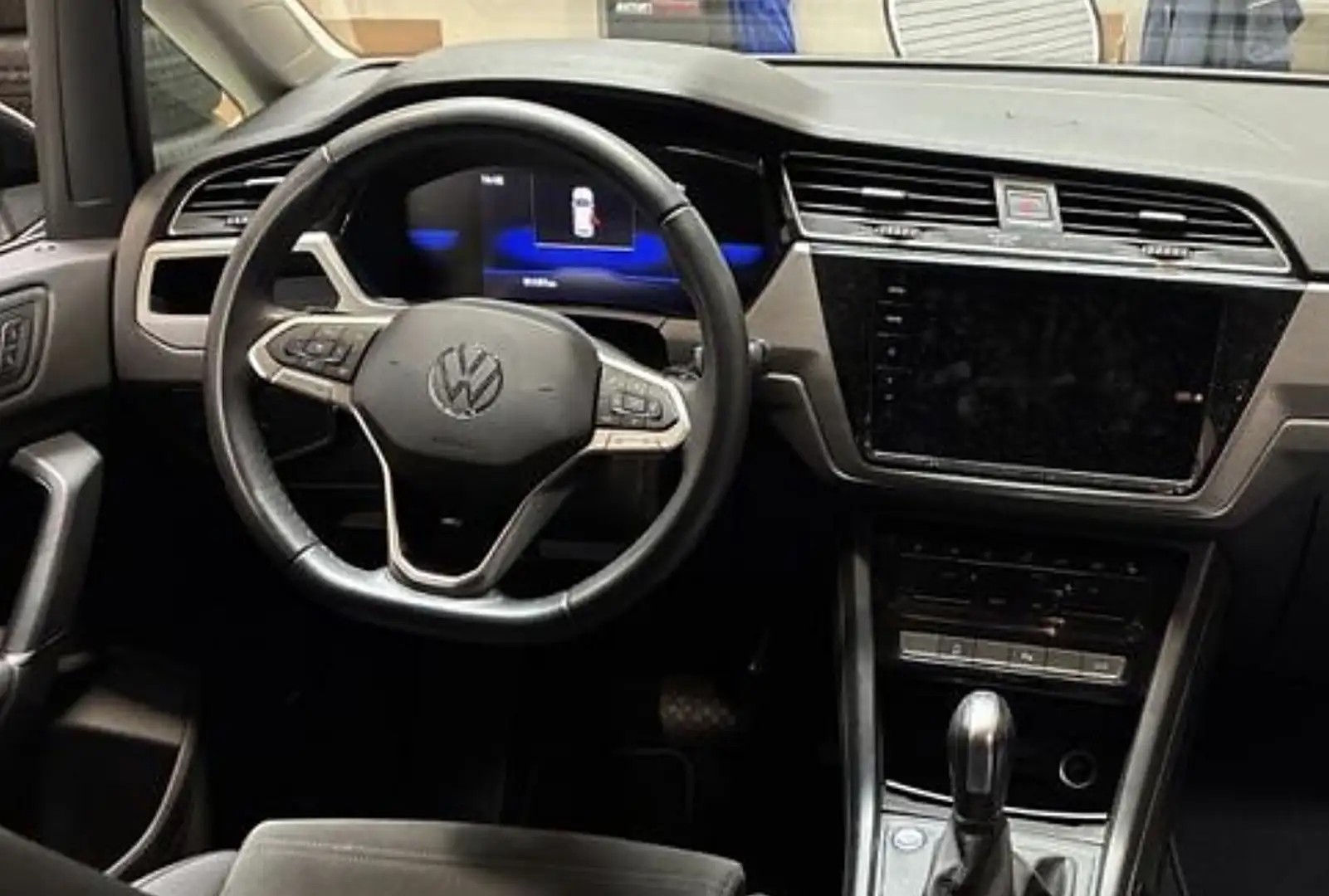 Volkswagen Touran 2,0 DSG+AHK+NAVI+LED+Virtual Cockpit Schwarz - 2