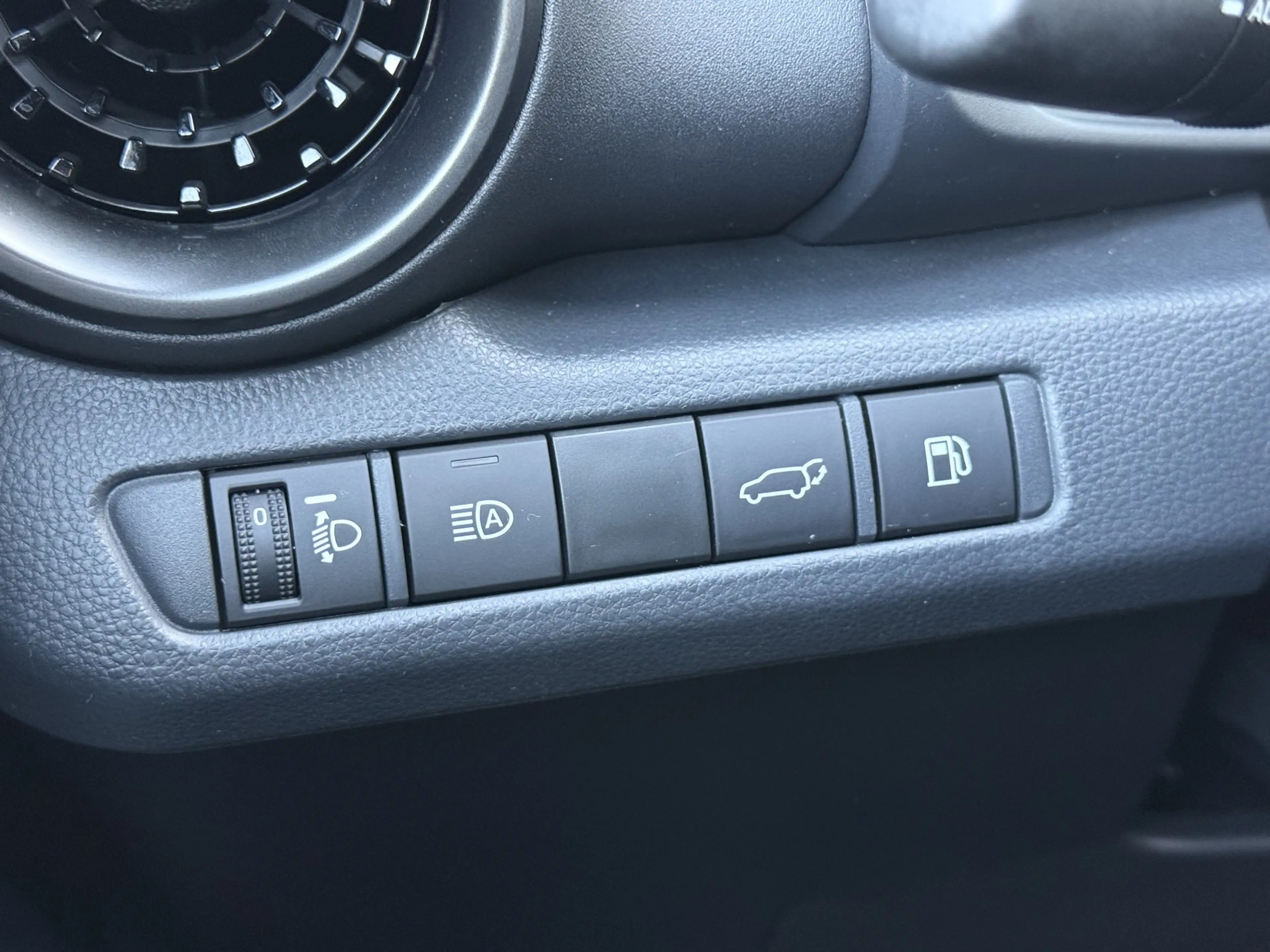 Toyota C-HR 1.8 Hybrid 140 First Edition | ACC | CarPlay | Ele — photo 12