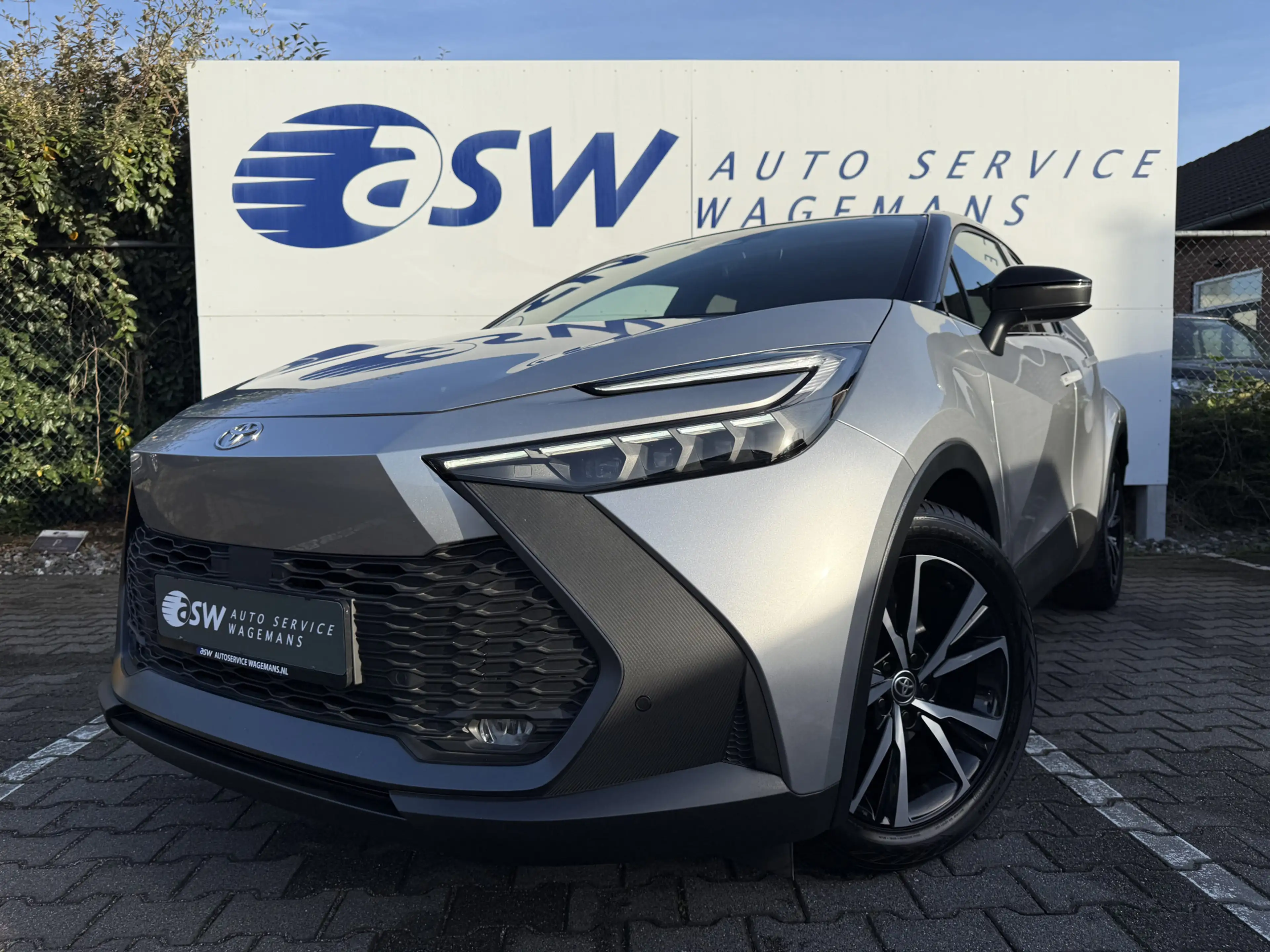 Toyota C-HR 1.8 Hybrid 140 First Edition | ACC | CarPlay | Ele — photo 2