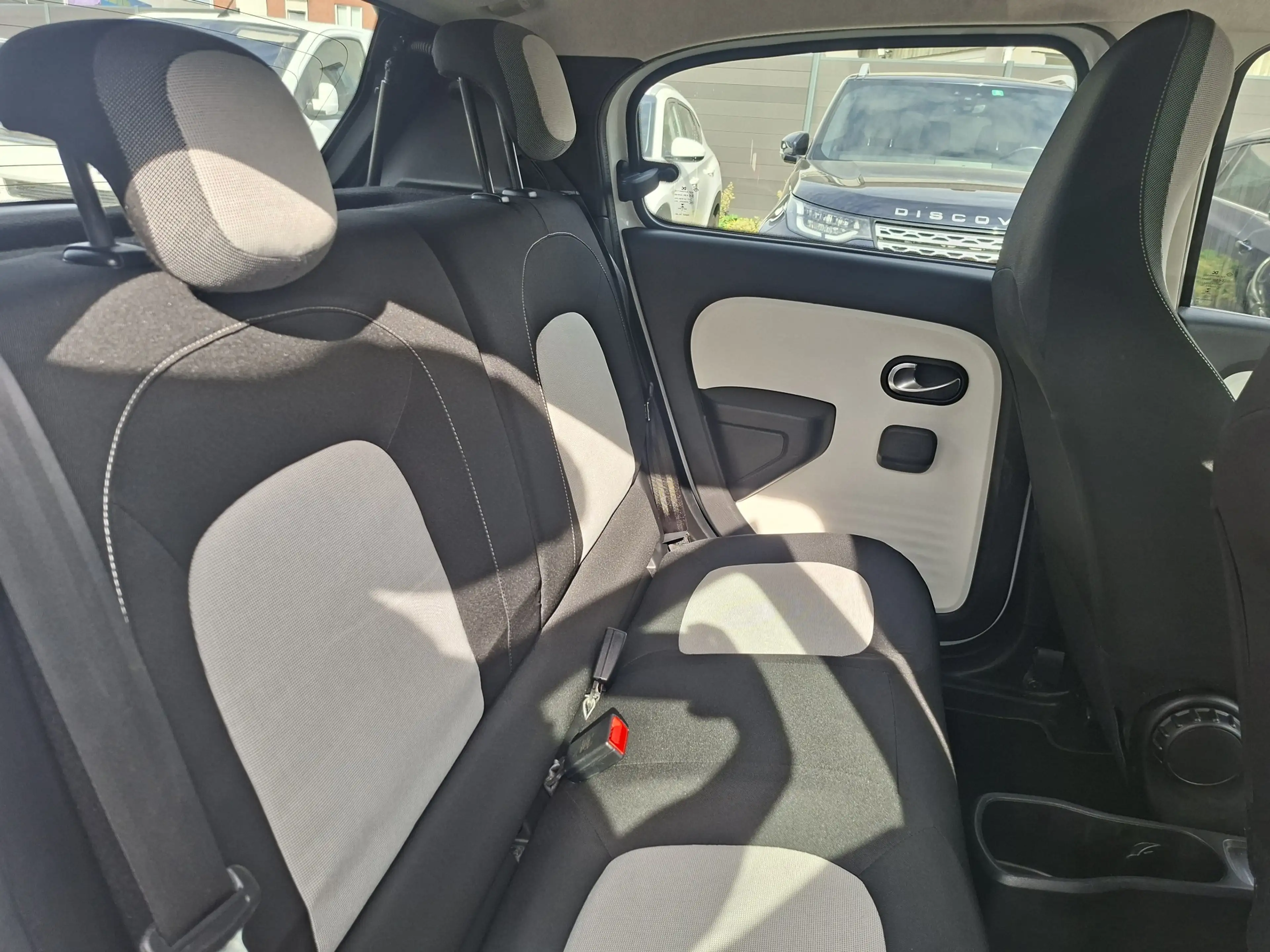 Renault Twingo Twingo 1.0i SCe Edition One — photo 9