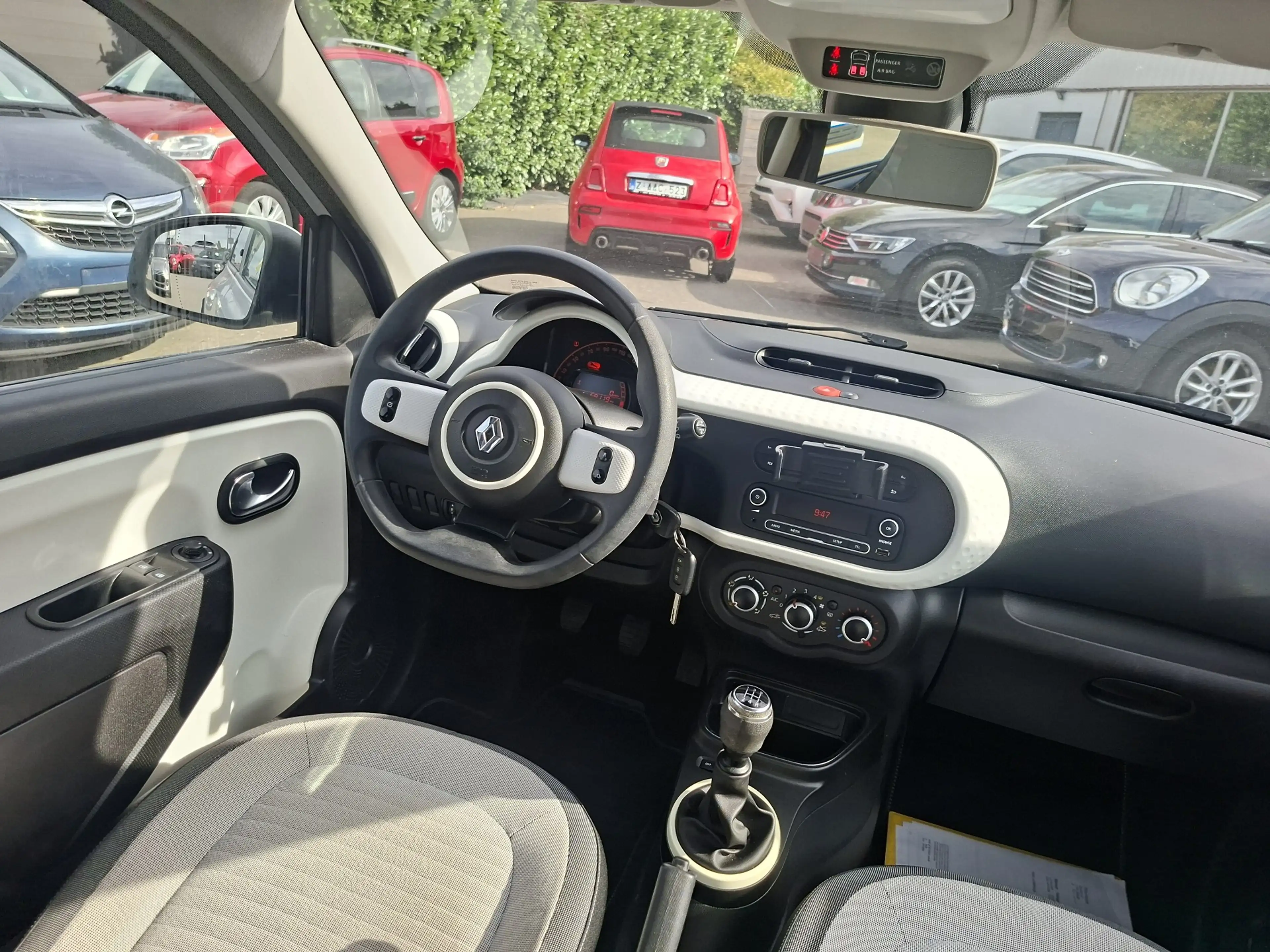 Renault Twingo Twingo 1.0i SCe Edition One — photo 10