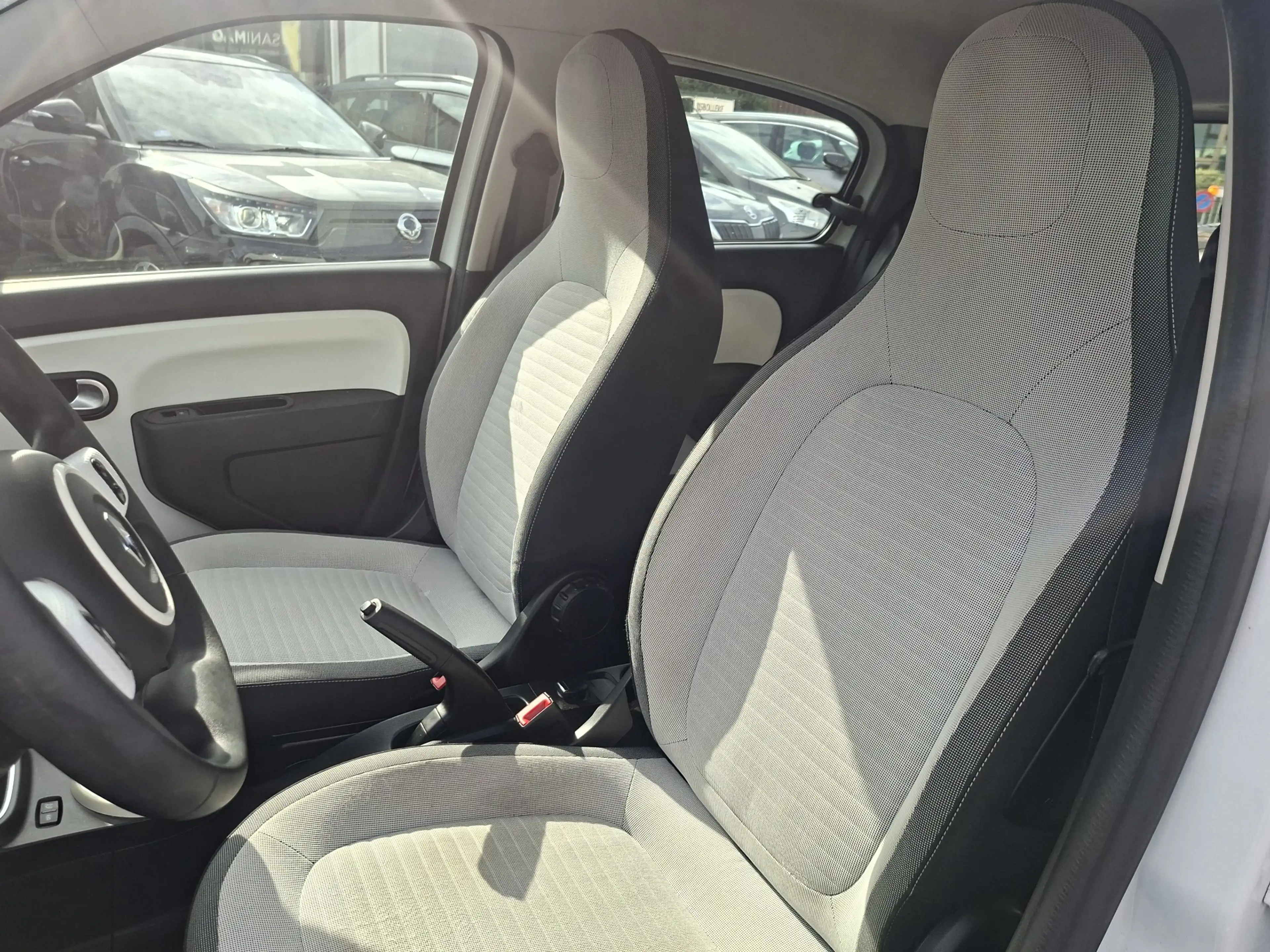 Renault Twingo Twingo 1.0i SCe Edition One — photo 13