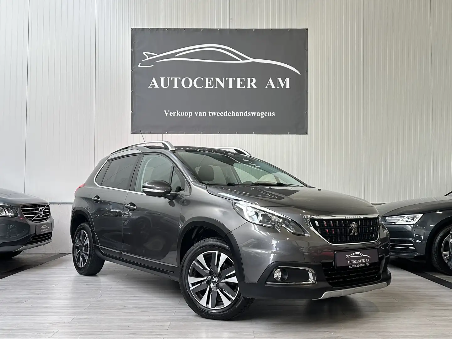 Peugeot 2008 1.2 i 82 Allure * CAMERA * LED * CRUISE* Gris - 1