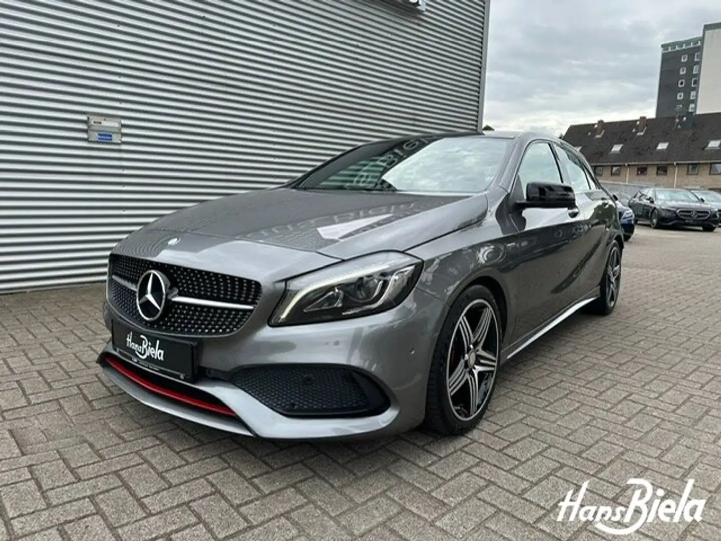 Mercedes-Benz A 250 A 250 4M AMG/Sport Edit/Pano/Perf.Si/LED/Kam/TW Grau - 2