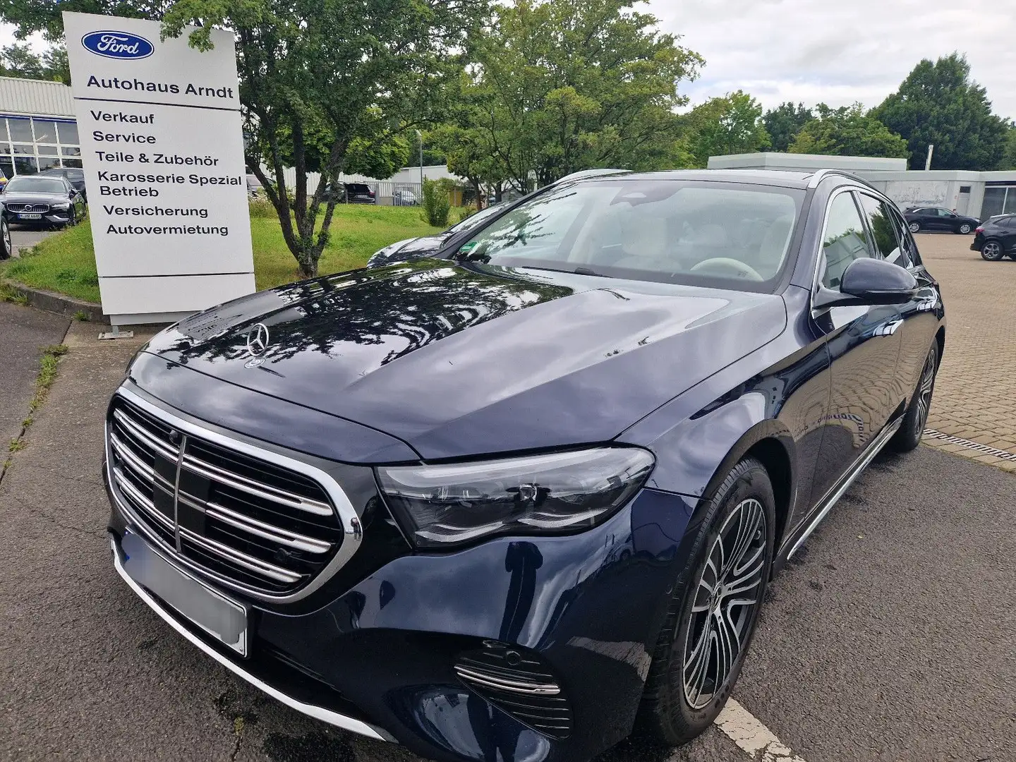 Mercedes-Benz E 200 T-Modell Exclusive Premium Blau - 1