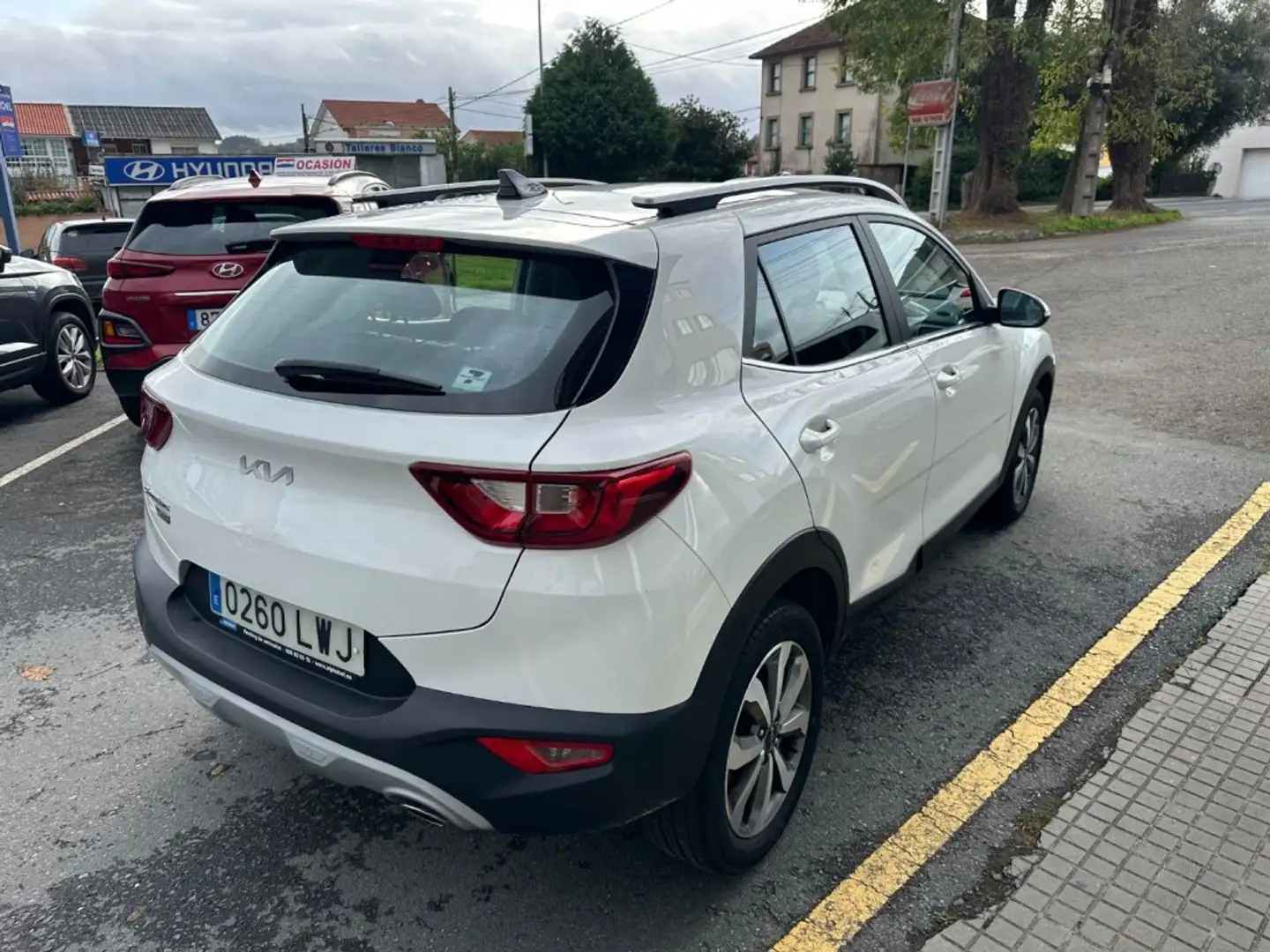 Kia Stonic 1.0 T-GDi MHEV iMT Concept Plus 100 Blanc - 2