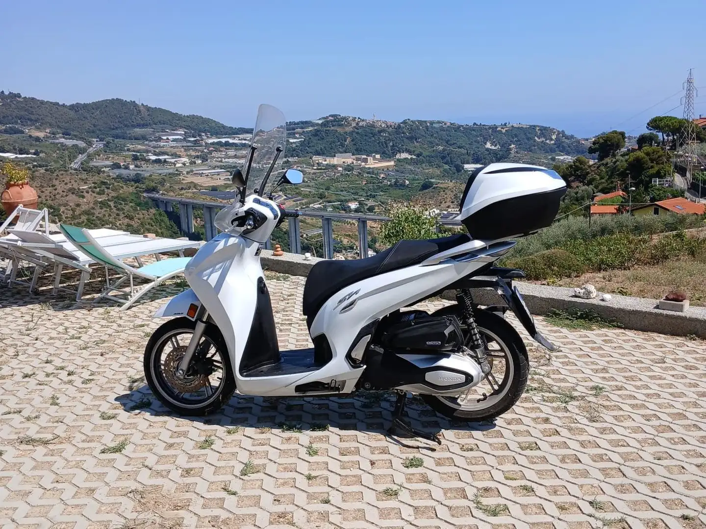 Honda SH 350i Blanc - 2