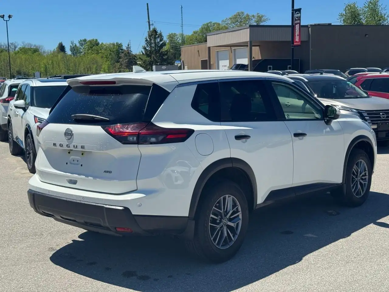 Nissan Rogue снимка Nissan Rogue