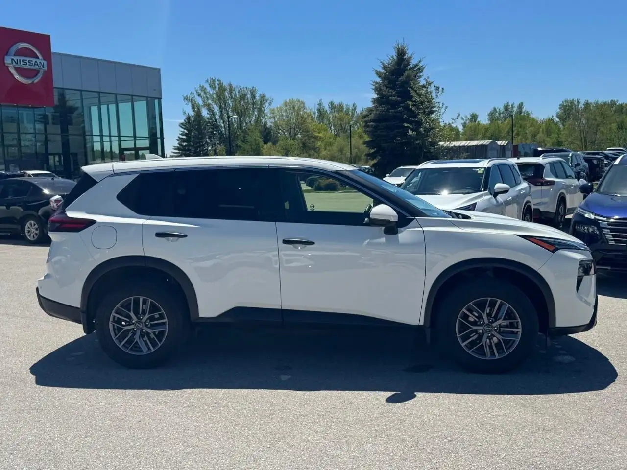Nissan Rogue снимка Nissan Rogue