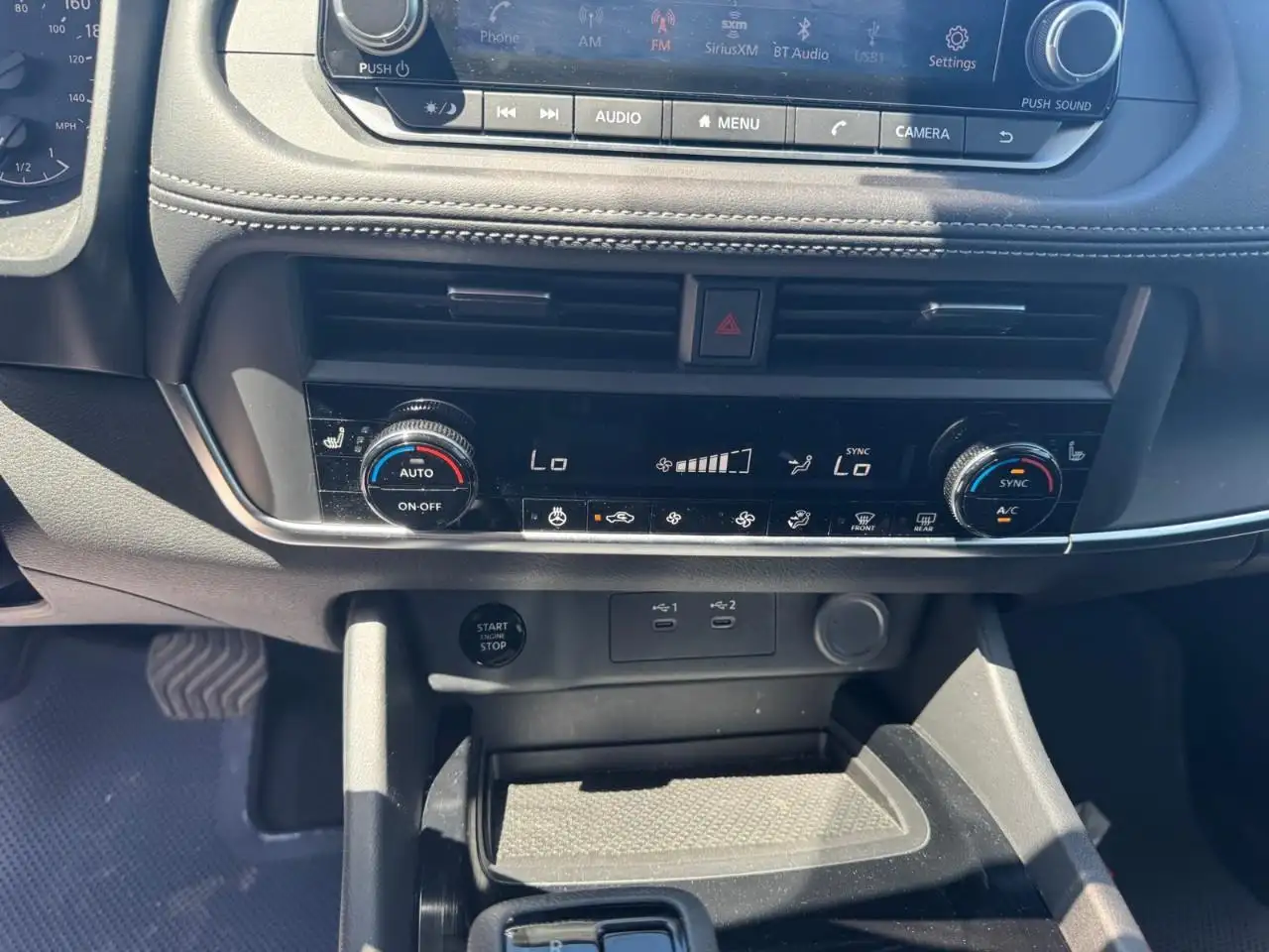 Nissan Rogue снимка Nissan Rogue