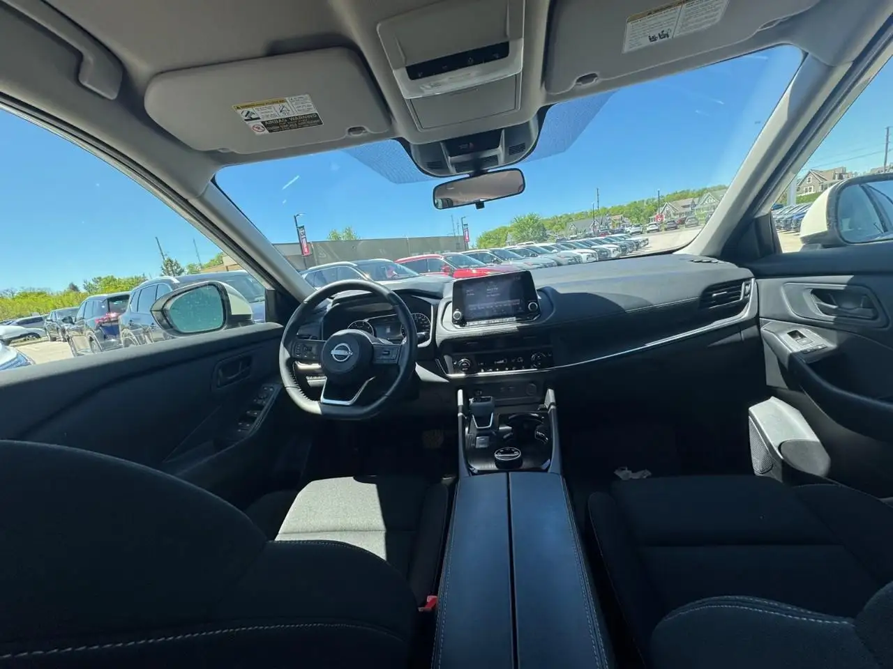 Nissan Rogue снимка Nissan Rogue