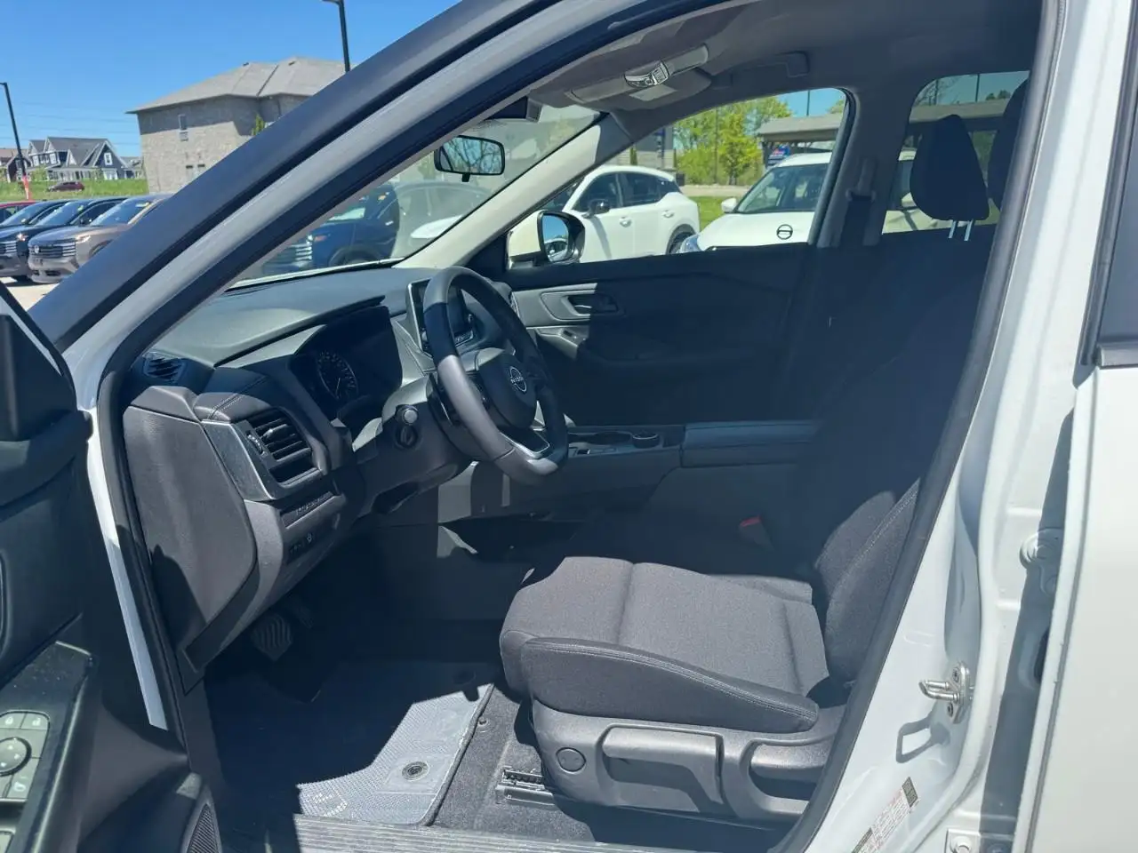 Nissan Rogue снимка Nissan Rogue