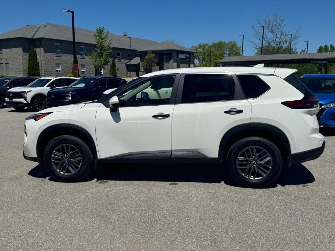 Nissan Rogue снимка Nissan Rogue