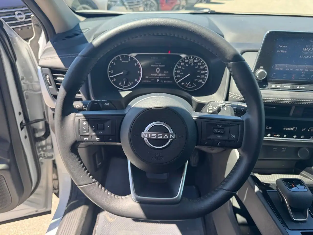 Nissan Rogue снимка Nissan Rogue