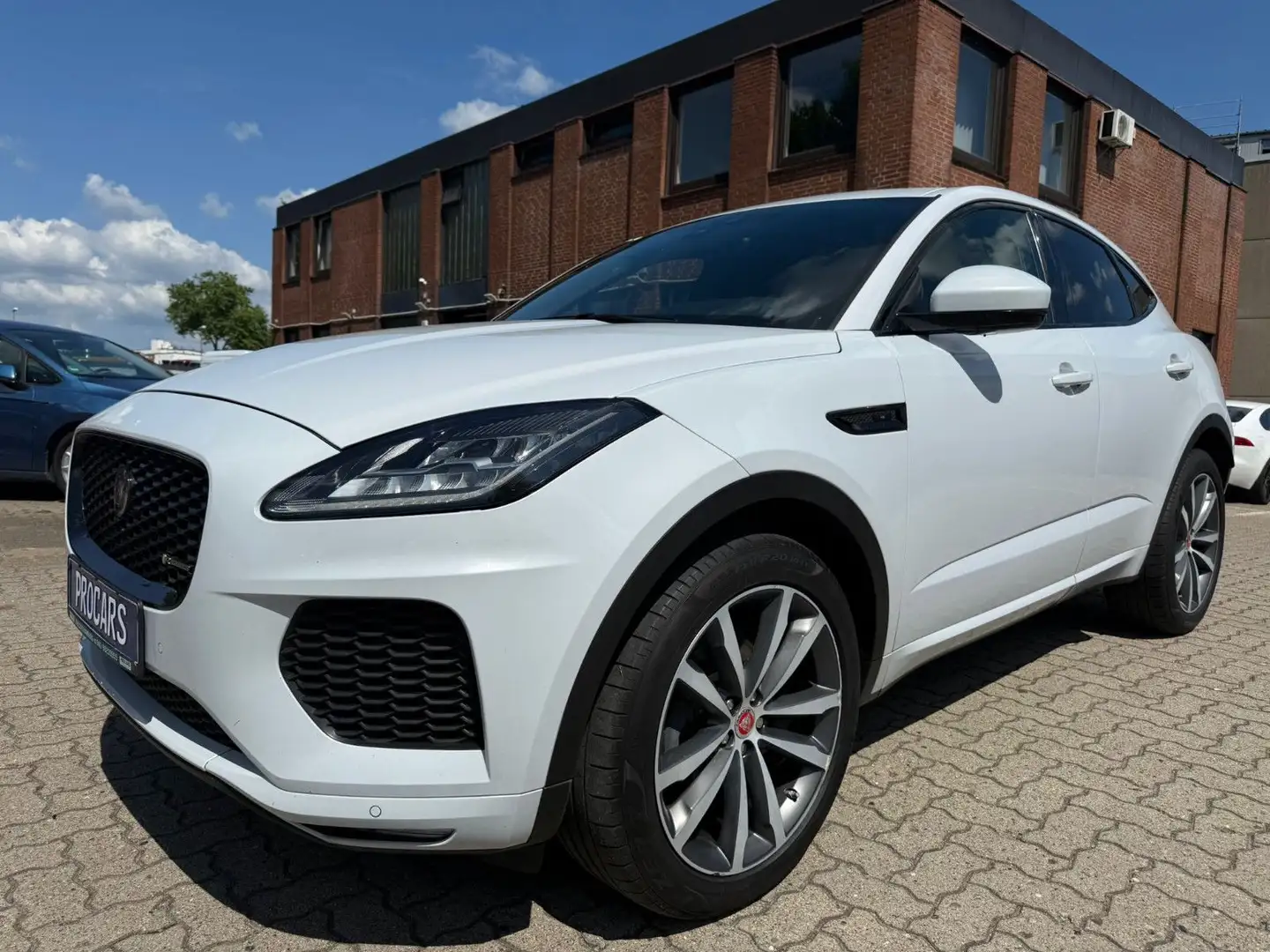 Jaguar E-Pace E-PACE Chequered Flag D180 AWD Aut.*LED*PANO*AHK Blanc - 2