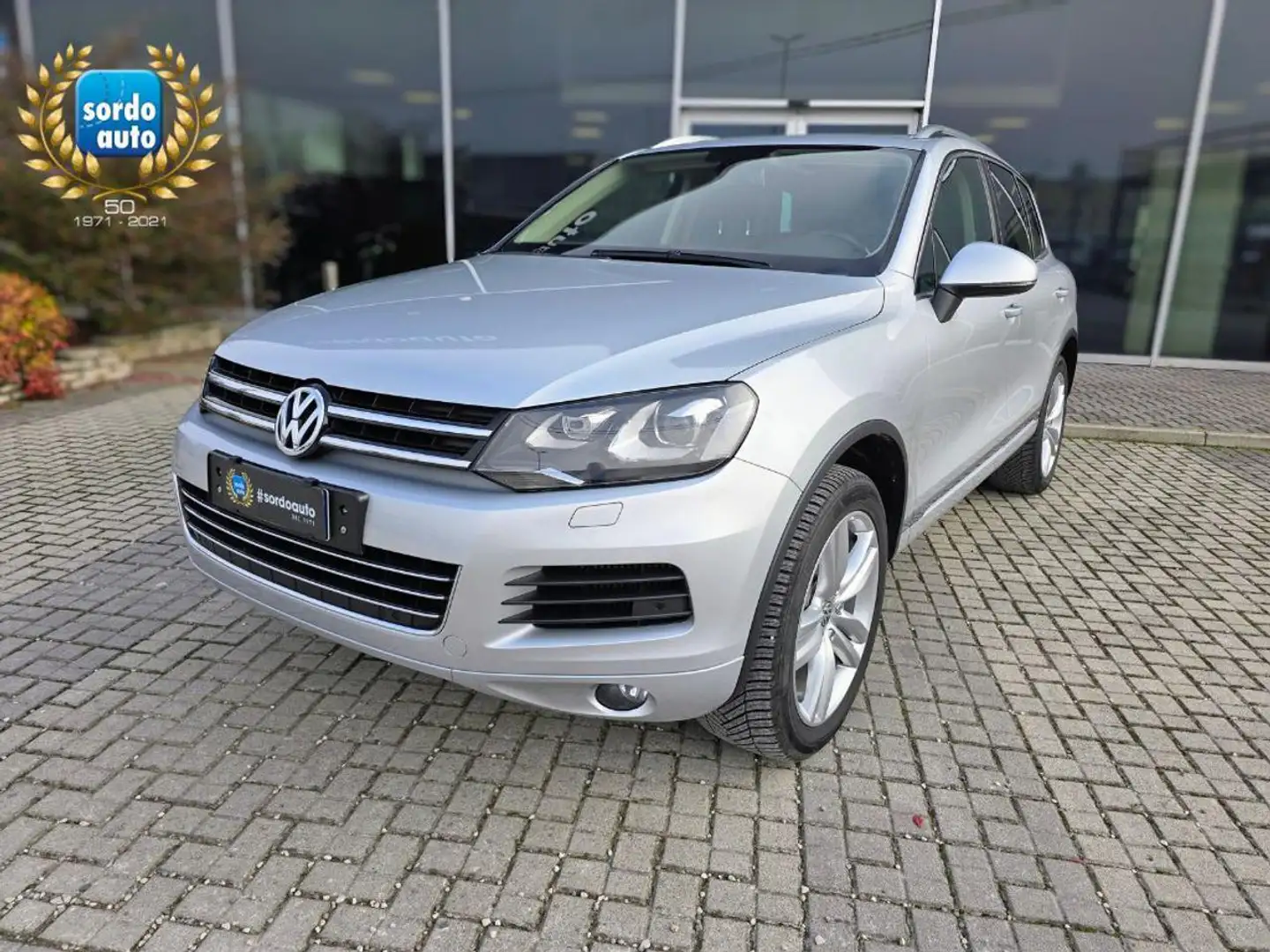 Volkswagen Touareg 3.0 TDI 204 CV tiptronic BlueMotion Techn. Executi Grau - 1