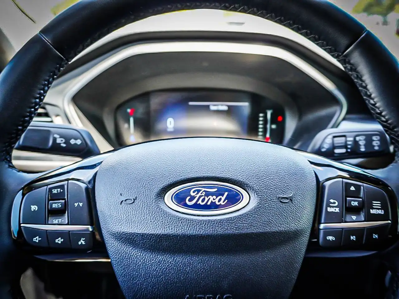 Ford Escape снимка Ford Escape