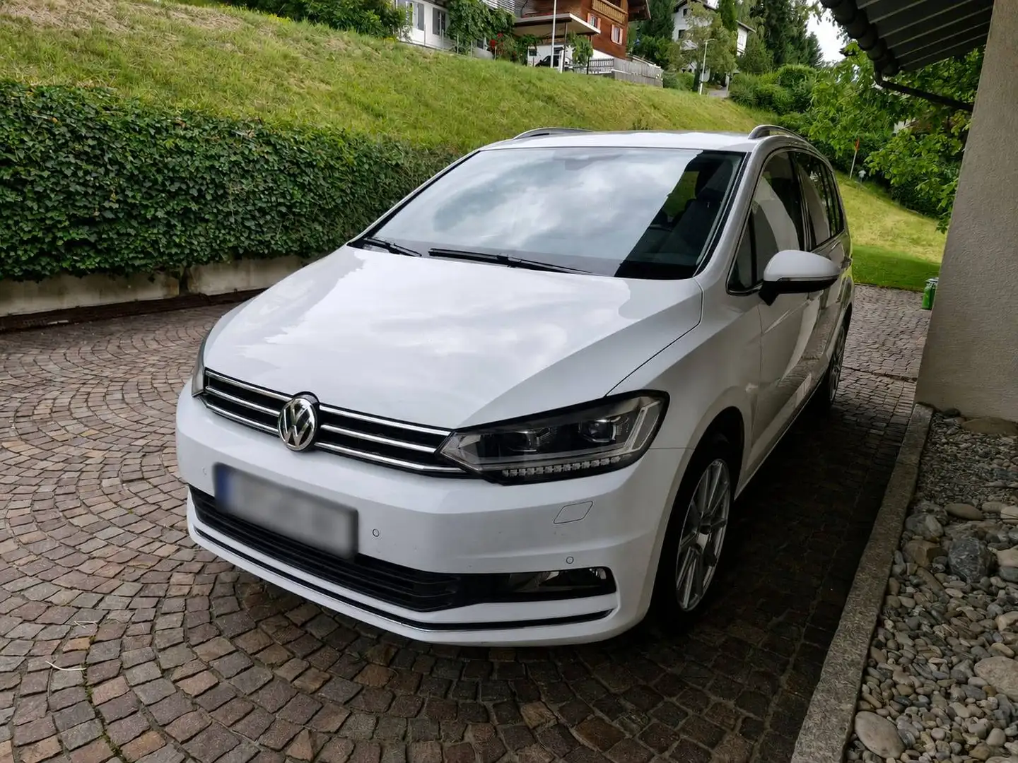Volkswagen Touran Touran Highline 1,6 SCR TDI DSG Highline Weiß - 2