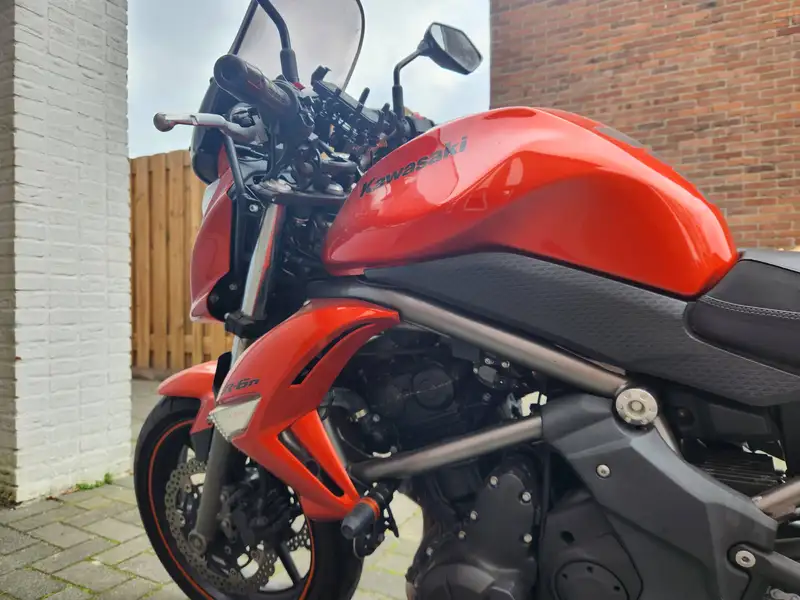 Kawasaki ER-6n - foto 3