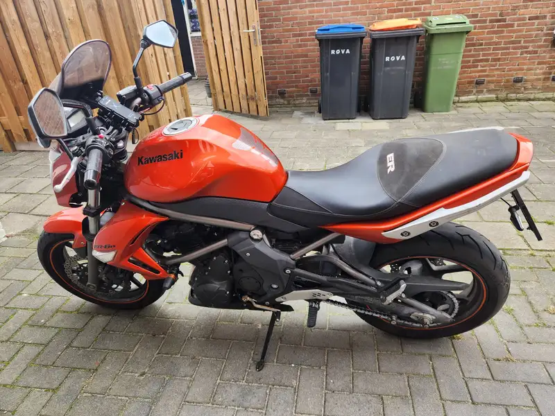 Kawasaki ER-6n - foto 2