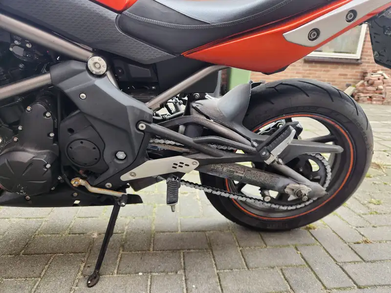Kawasaki ER-6n - foto 4