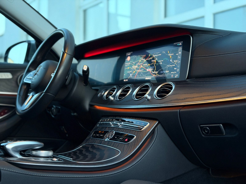 Mercedes-Benz E 450 LUXURY V6 4Matic 9G*WIDESCREEN*DISTR+*360K — photo 8