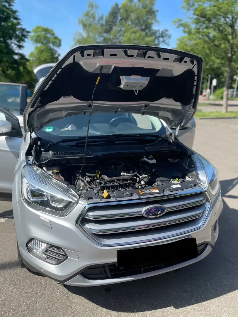 Ford Kuga Kuga 1.5 EcoBoost 2x4 Black Silber - 1