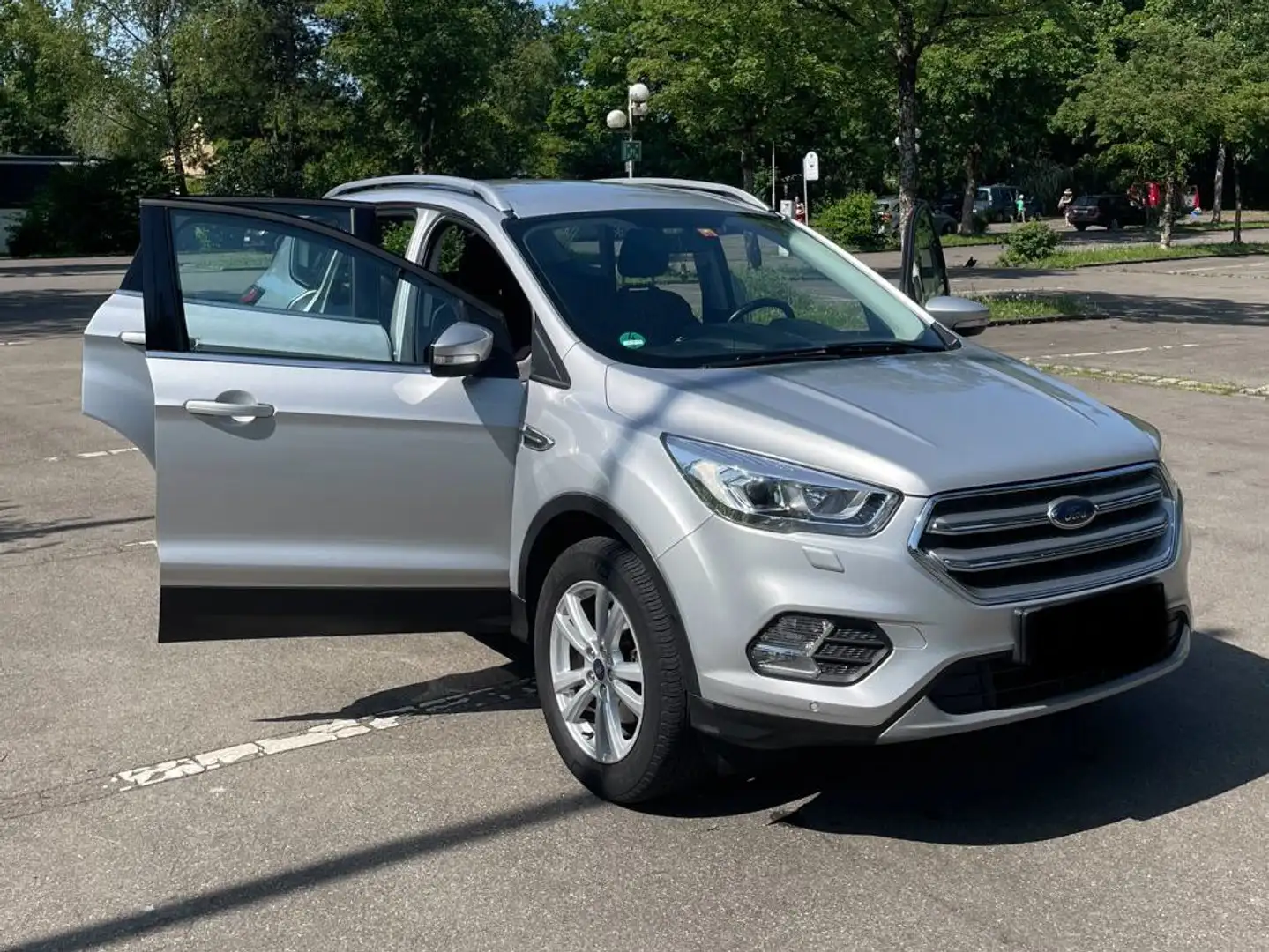Ford Kuga Kuga 1.5 EcoBoost 2x4 Black Silber - 2