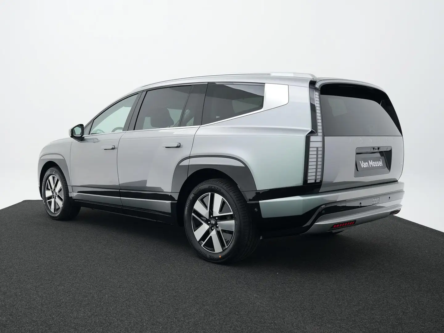 Hyundai IONIQ 9 Connect+ AWD 7p. 110.3 kWh | Stoelverwarming | Ada Grijs - 2