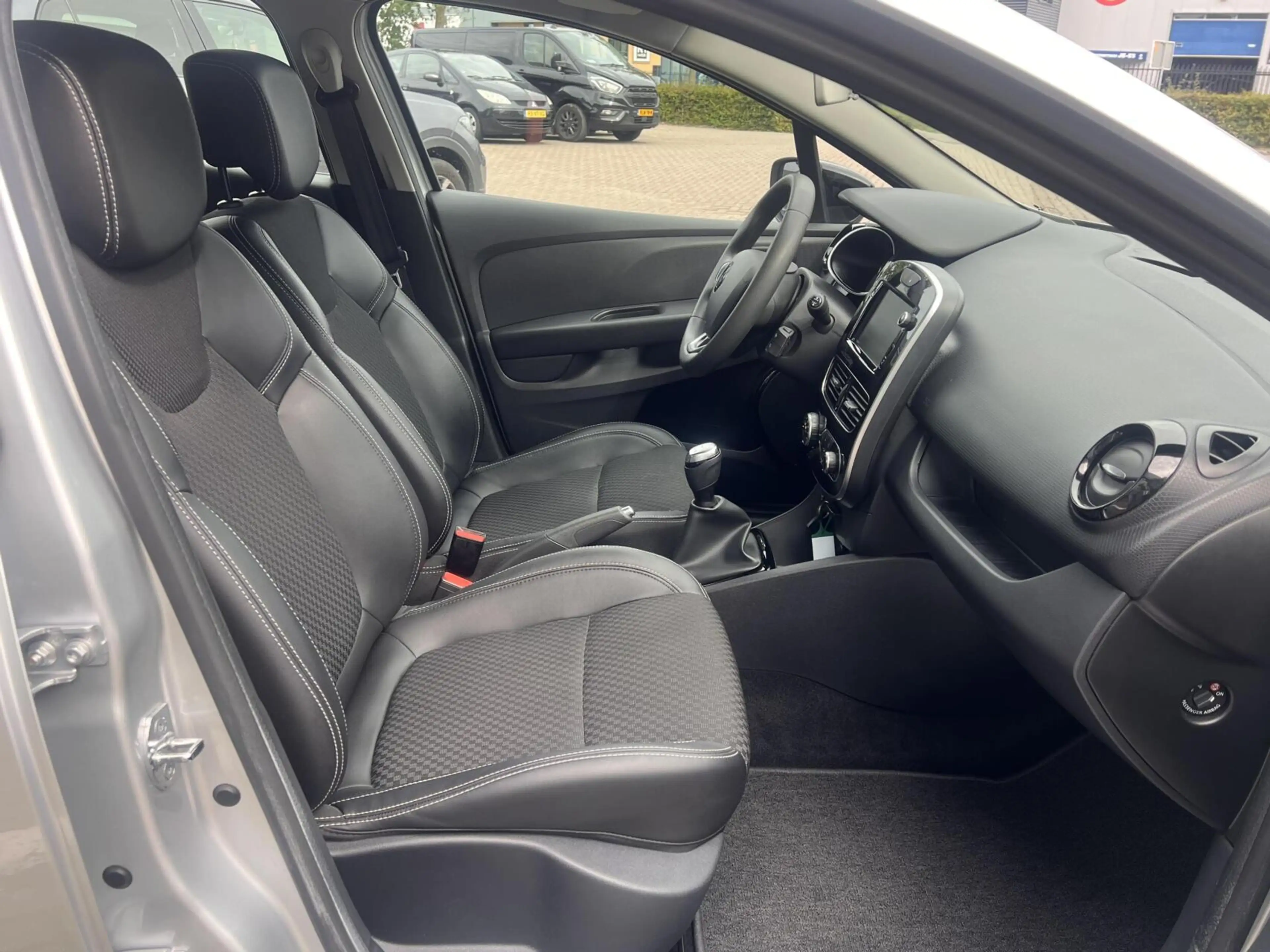 Renault Clio 0.9 TCe Intens 5 Deurs Airco Clima Cruise Dealer — photo 22