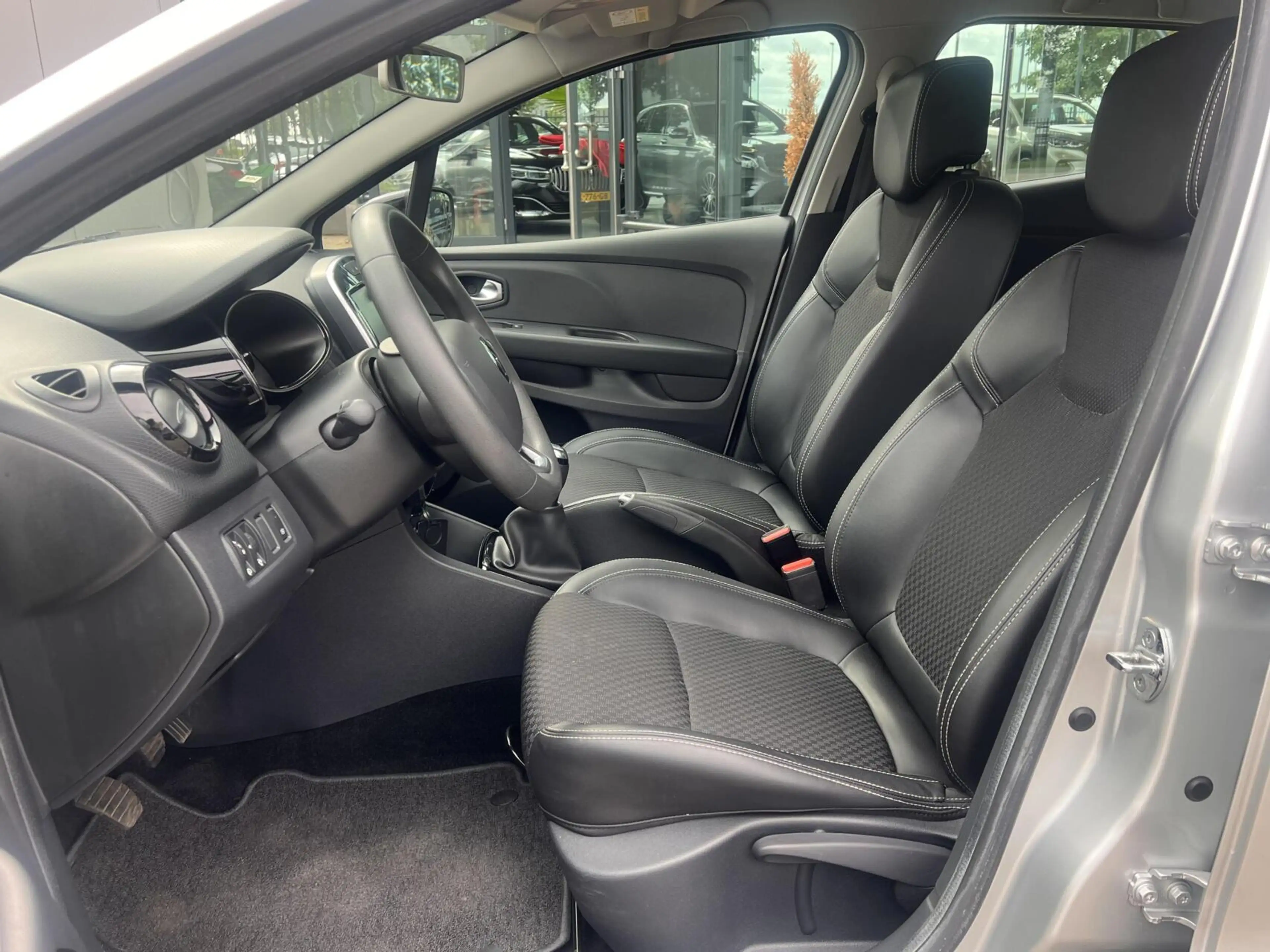 Renault Clio 0.9 TCe Intens 5 Deurs Airco Clima Cruise Dealer — photo 20