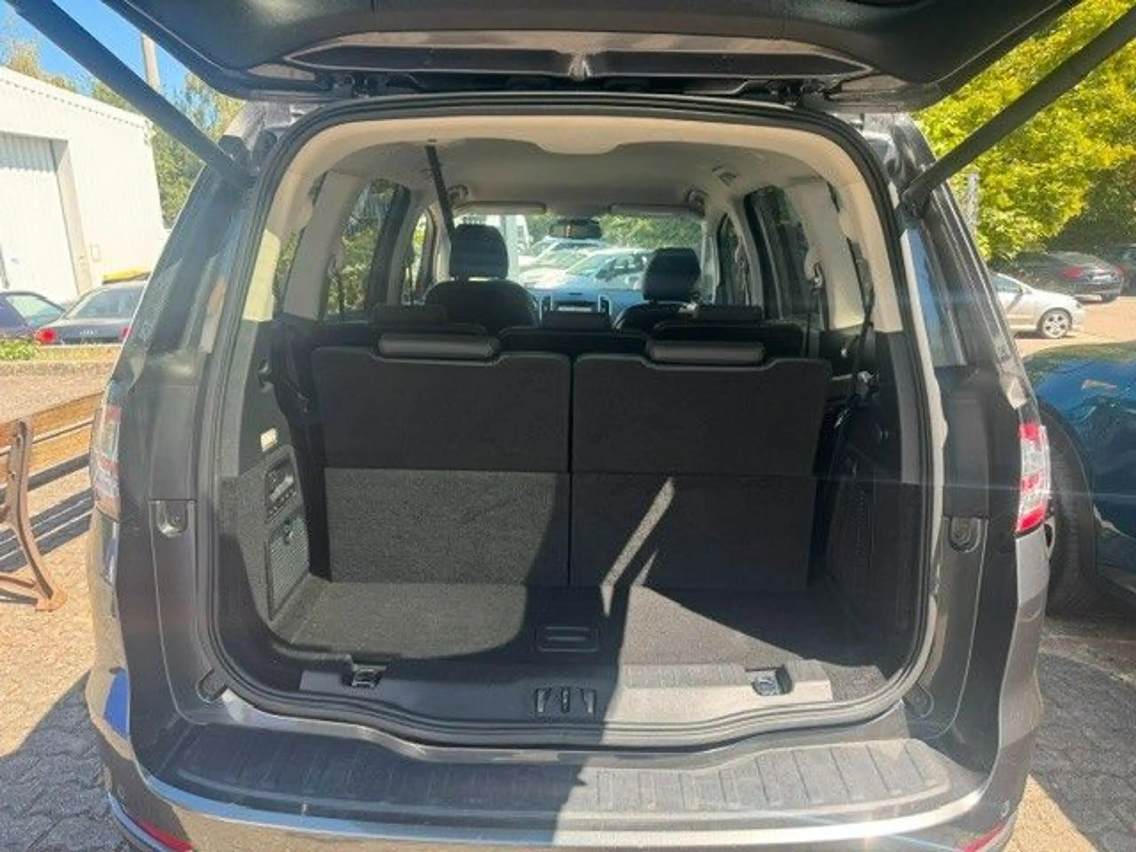 Ford Galaxy Titanium AWD LEDER 7 SITZER LED KAMERA — photo 11