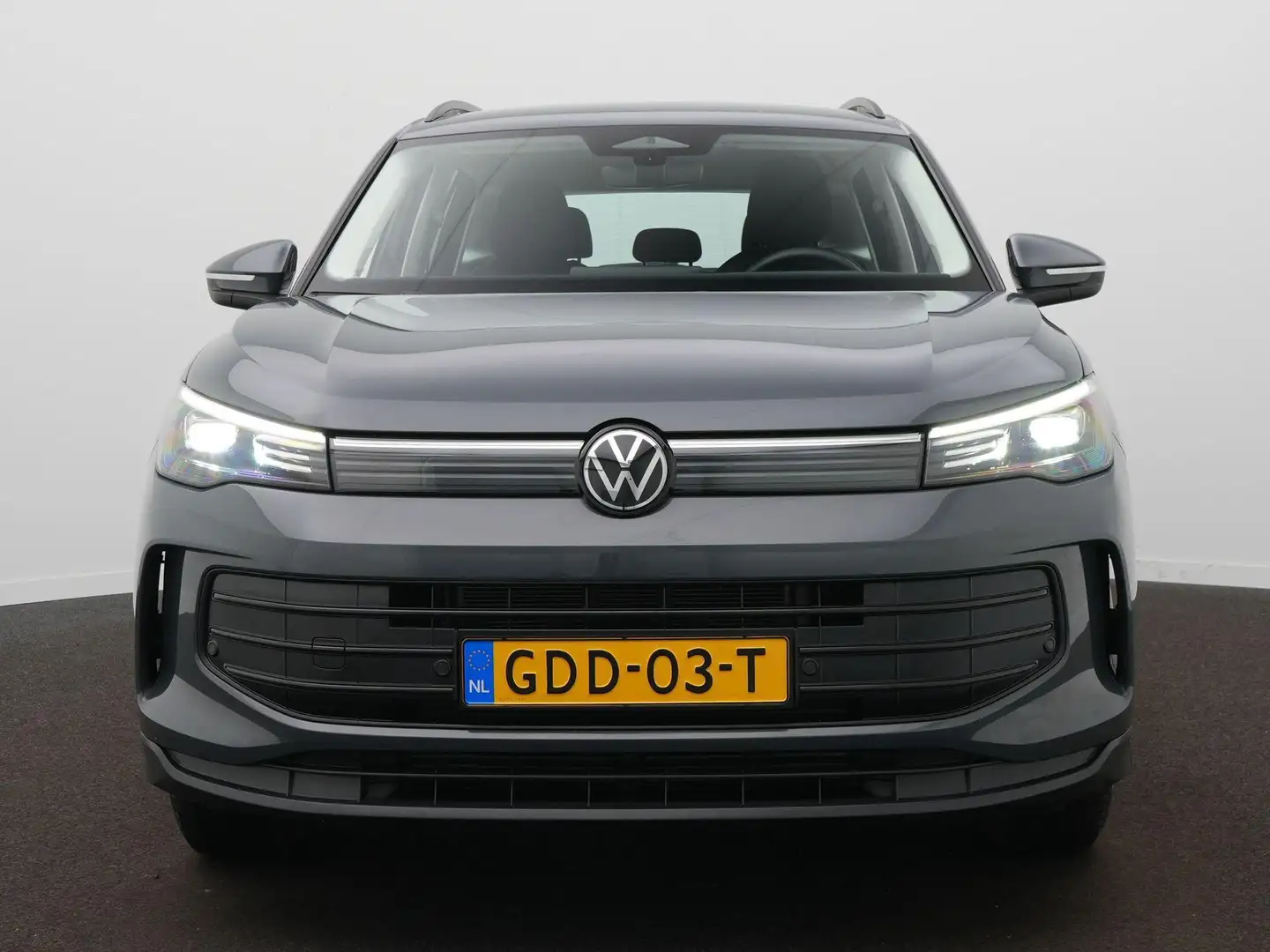 Volkswagen Tiguan 1.5 eTSI 130pk Life Edition Led verlichting - Navi Grijs - 2