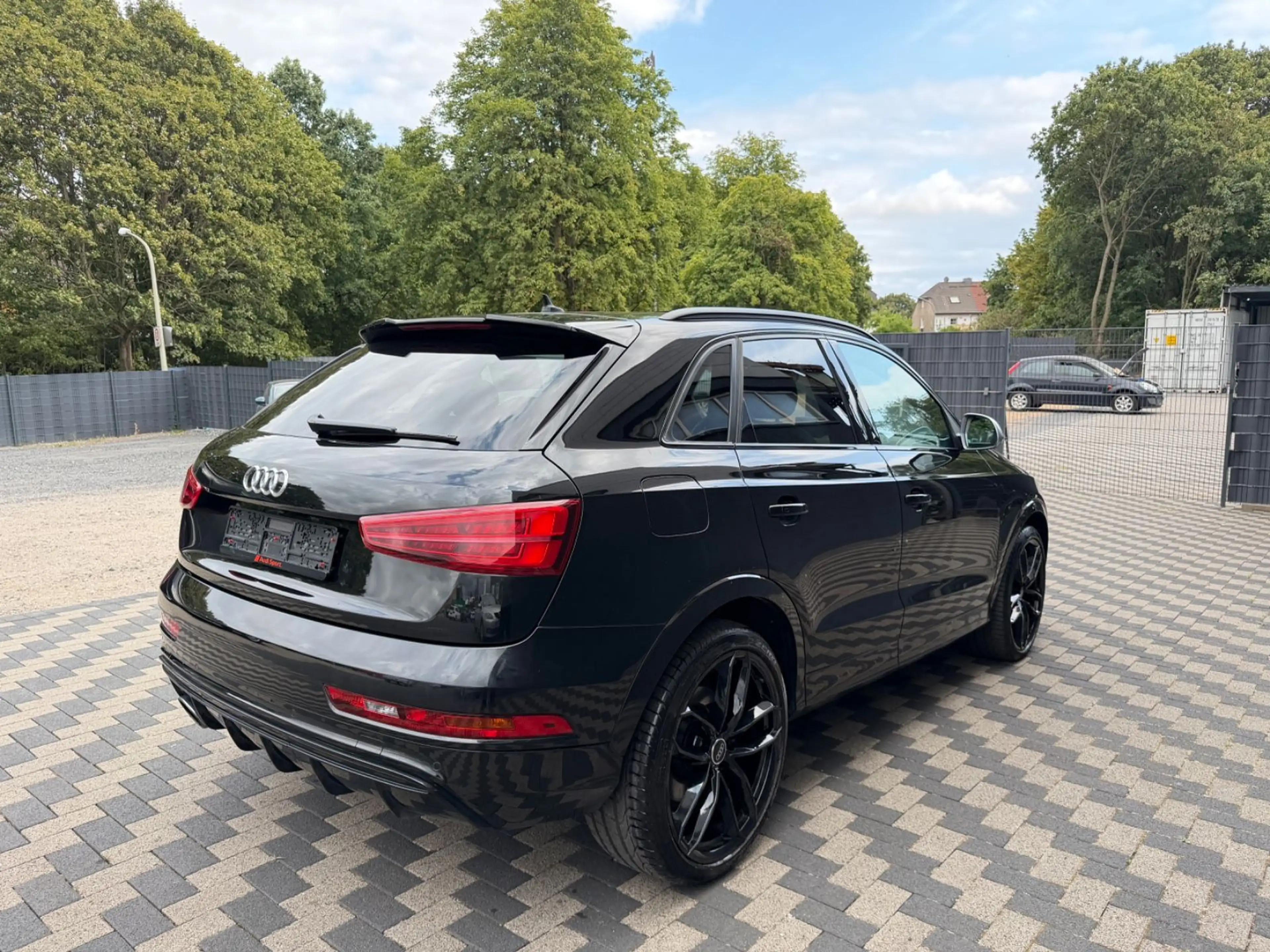 Audi RS Q3 2.5 TFSI quattro Navi Leder Pano Bose — photo 4