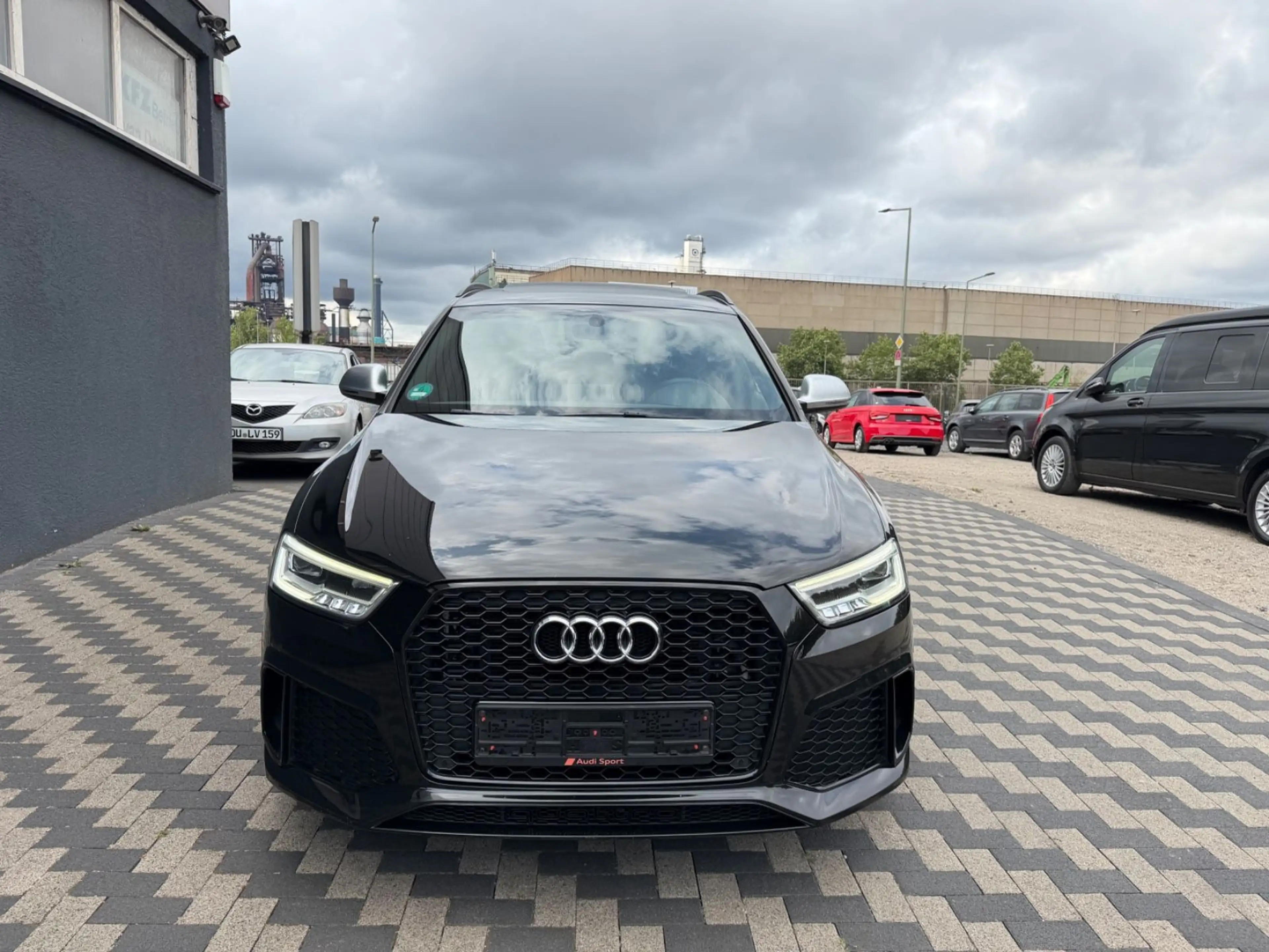 Audi RS Q3 2.5 TFSI quattro Navi Leder Pano Bose — photo 2