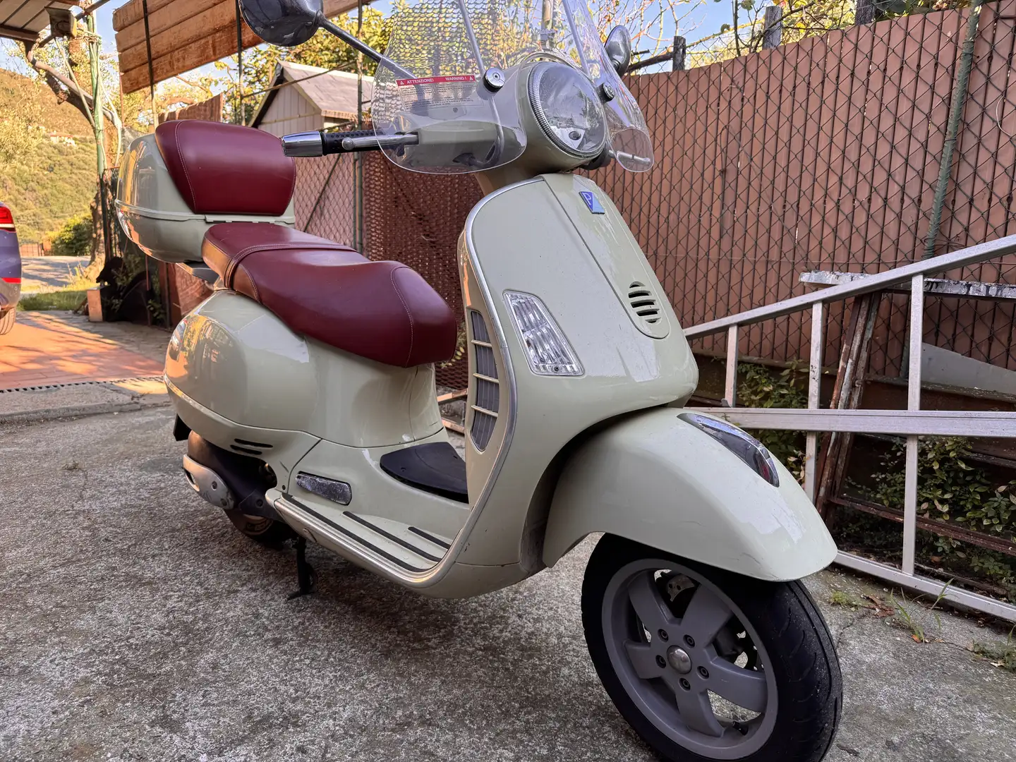 Vespa GT 200 Granturismo Beige - 2