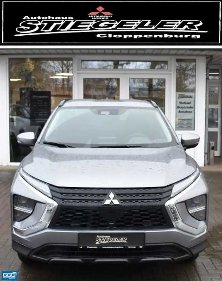 Mitsubishi Eclipse Cross Plug-in Hybrid BASIS 2.4 MIVEC 4WD Grau - 2