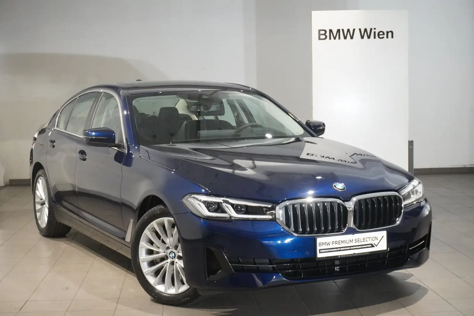 BMW 530 d xDrive Blau - 1
