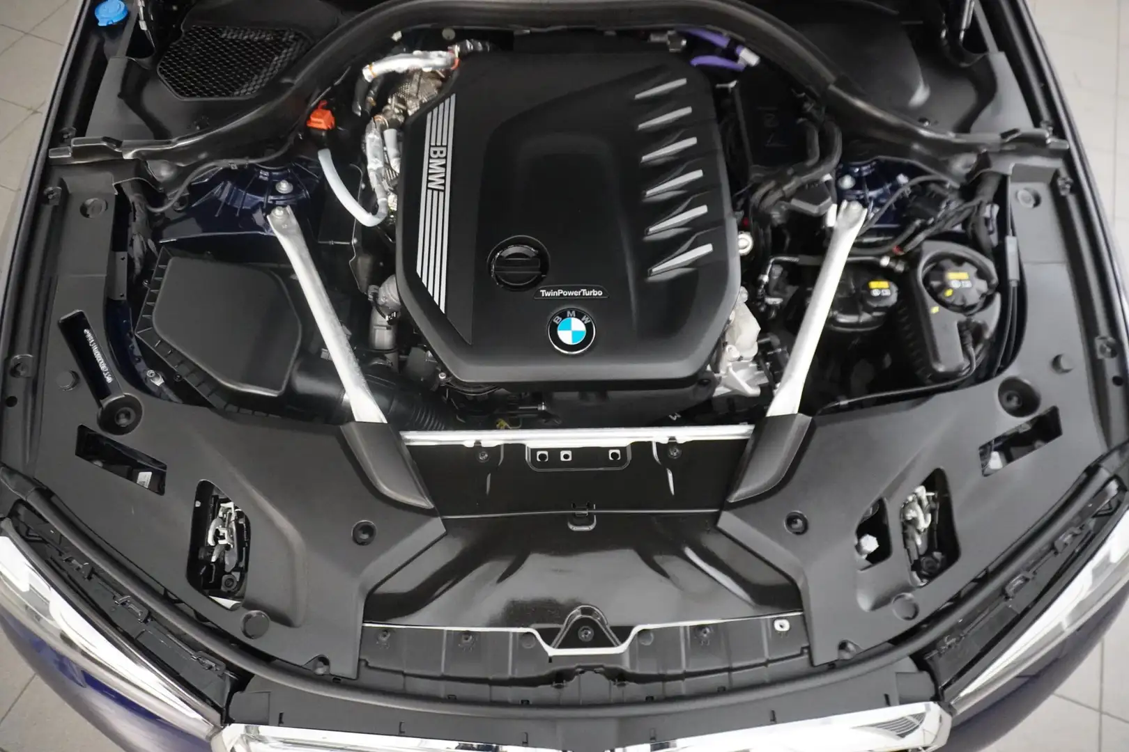 BMW 530 d xDrive Blau - 2