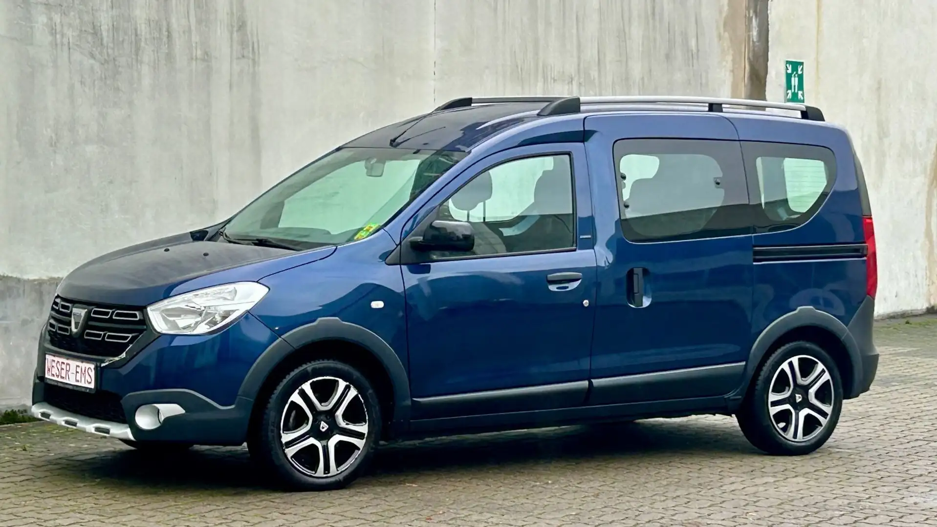 Dacia Dokker 1.2 TCe Stepway Celebration GPS-Navi SHZ Blau - 1