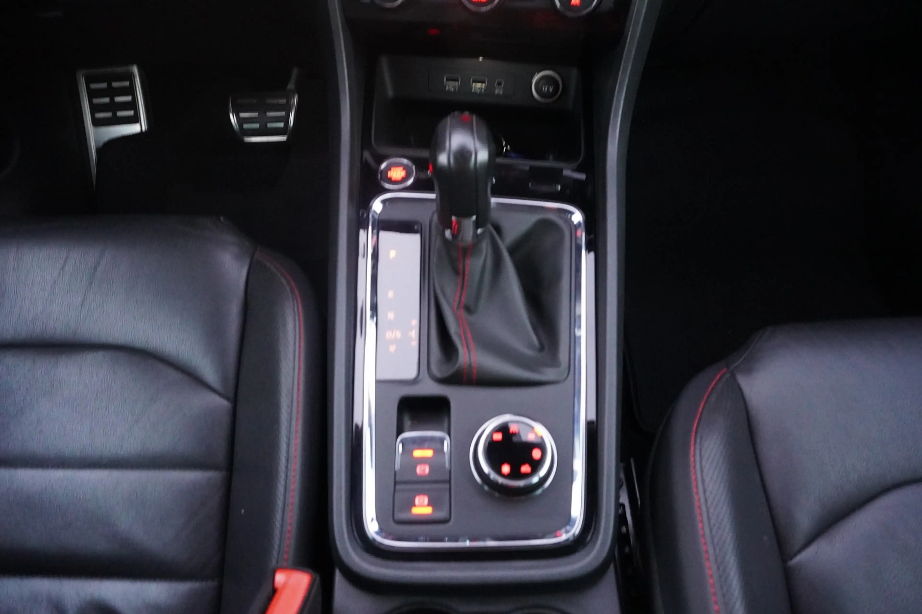 SEAT Ateca 2.0 TSI FR 4Drive LED Navi Kamera DAB — photo 15