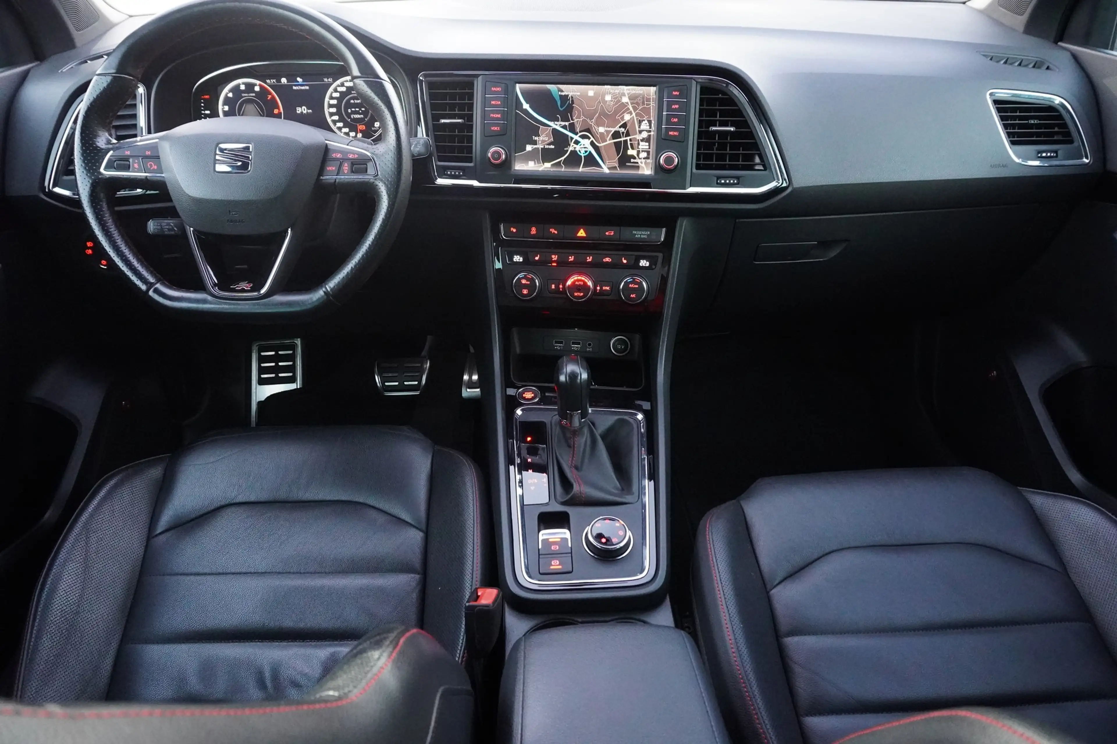 SEAT Ateca 2.0 TSI FR 4Drive LED Navi Kamera DAB — photo 14
