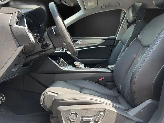 Audi A6 view 11