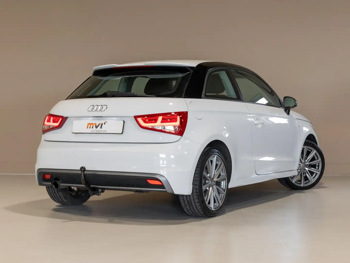 Audi A1 1.2 TFSI S-Line / 86pk / Trekhaak / Navigatie syst Bílá - 2
