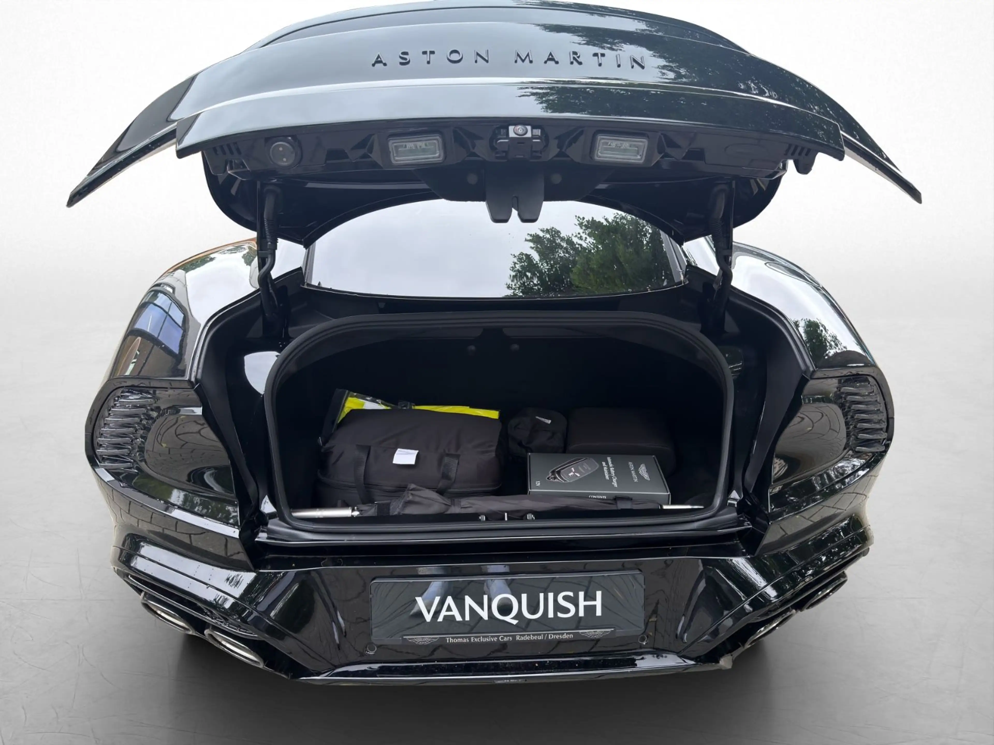 Aston Martin Vanquish MY 26 — photo 10