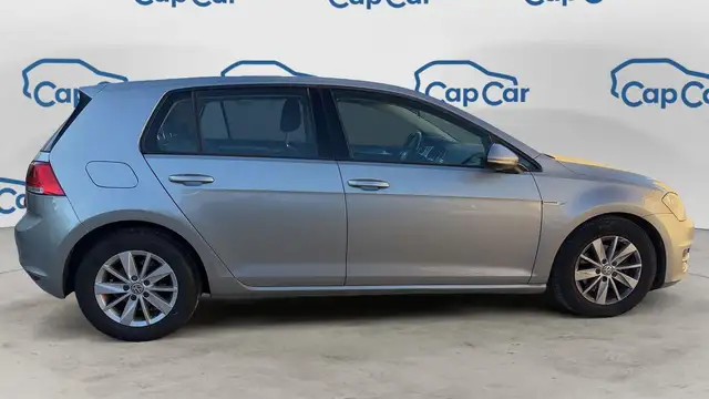 Volkswagen Golf view 4